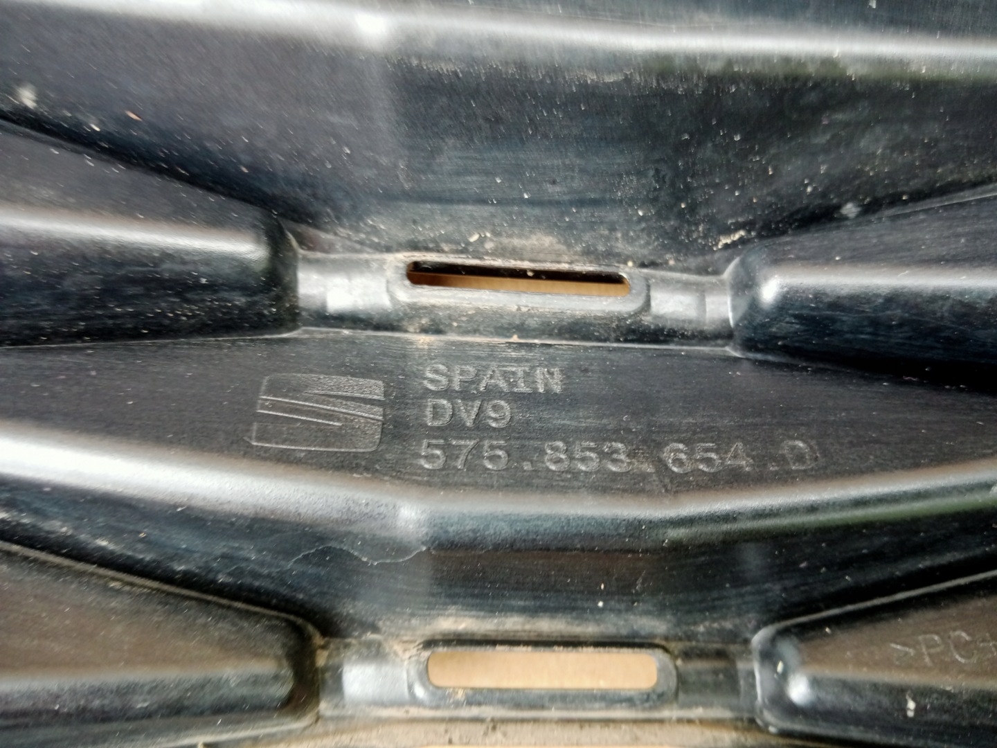 SEAT Ateca 575 Kühlergrill FRONTGRILL Kühlergitter 575853654D - Thumbnail 9