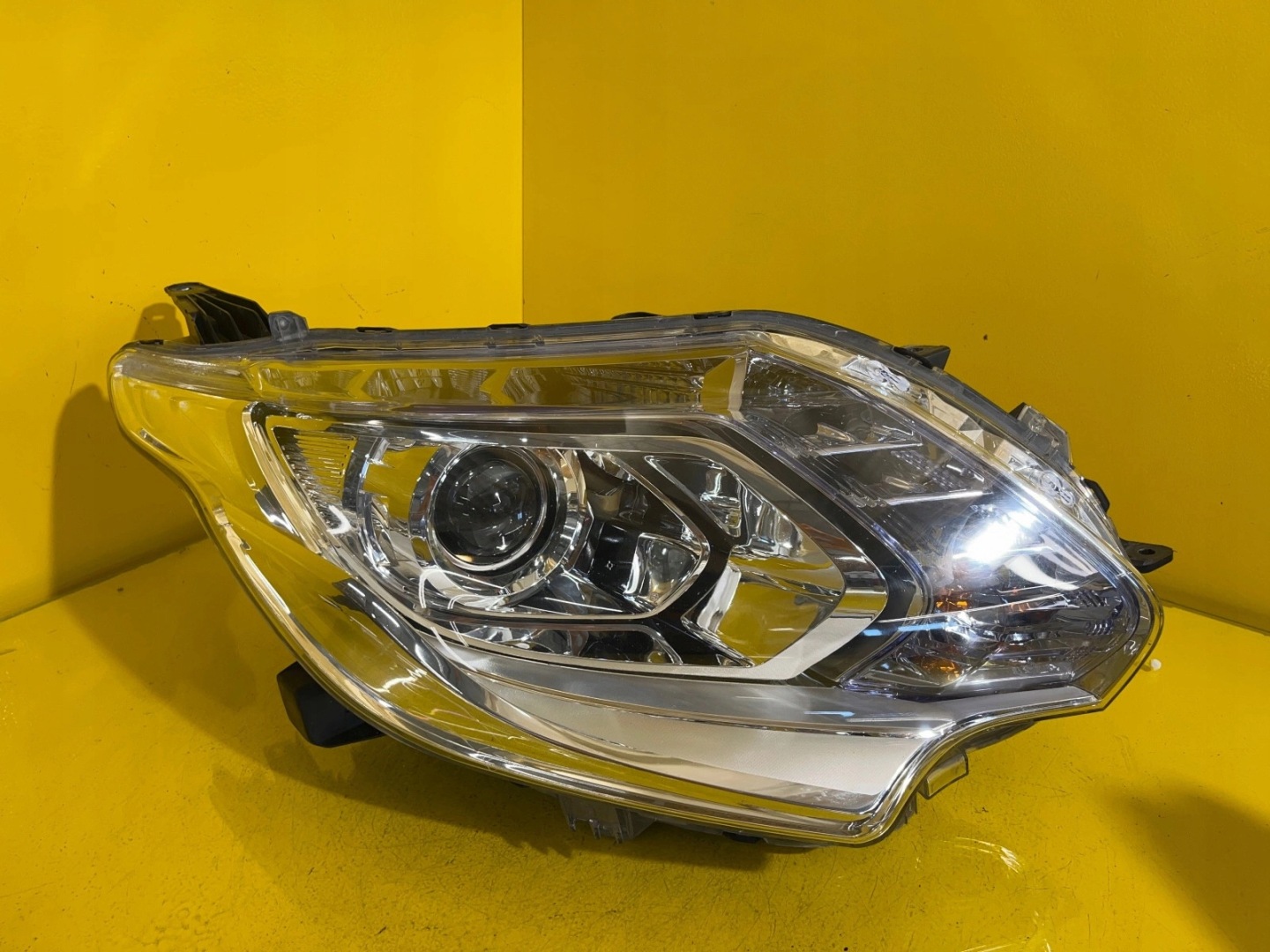 Frontscheinwerfer Mitsubishi L200 K60T 8301C742 Xenon Rechts Headlight - Thumbnail 1