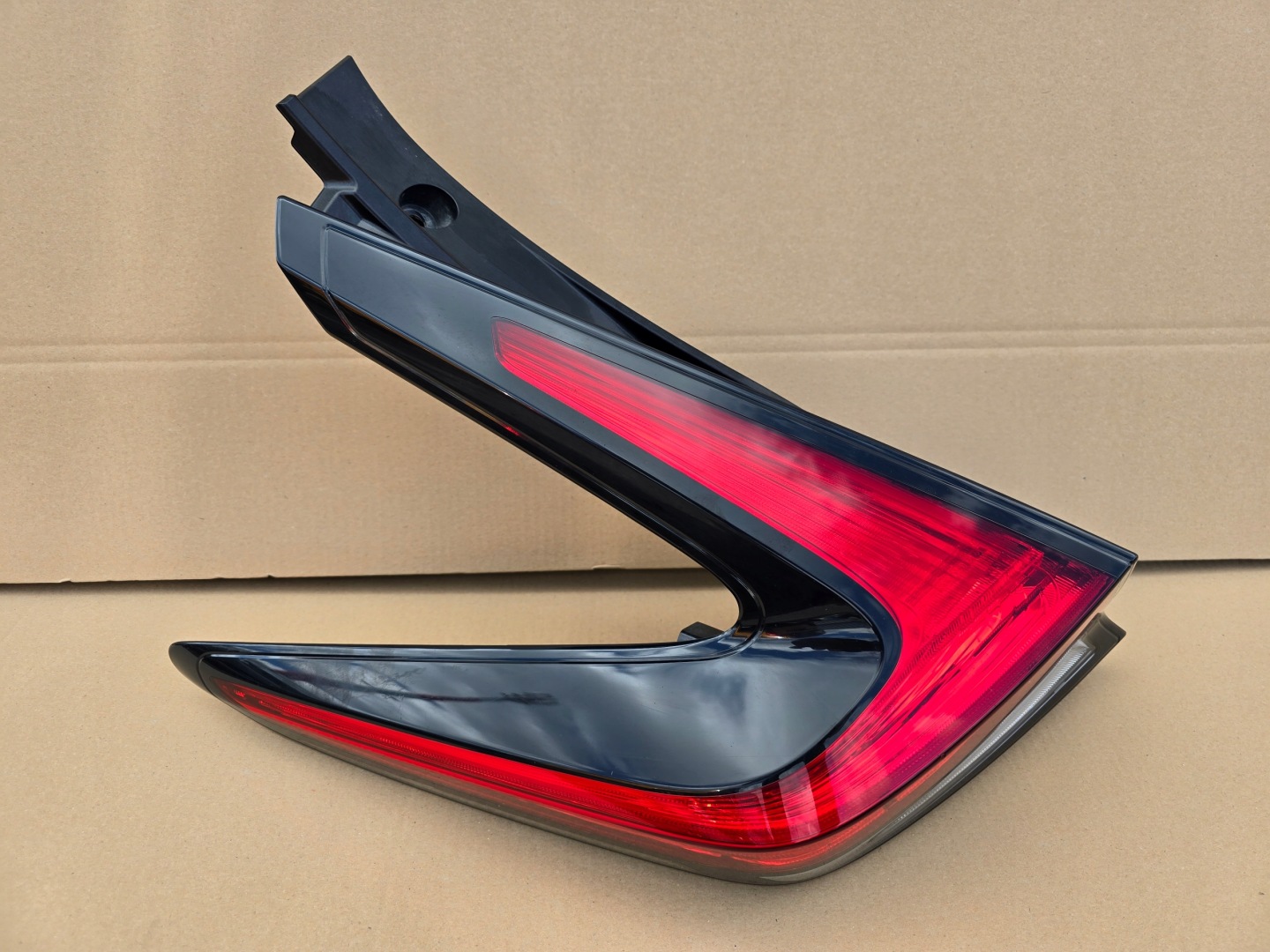 Nissan Leaf ZE0 Rückleuchte 265555SH0A Rearlamp - Thumbnail 1