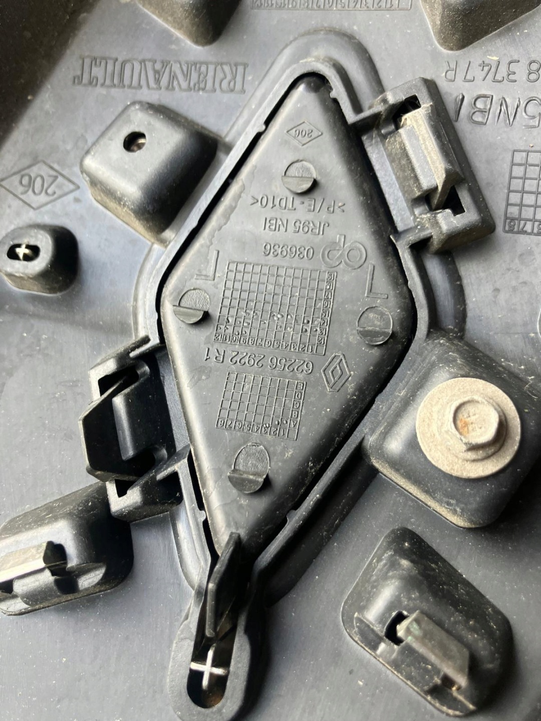 Renault ScĂ©nic I JA Kühlergrill FRONTGRILL Kühlergitter - Thumbnail 9