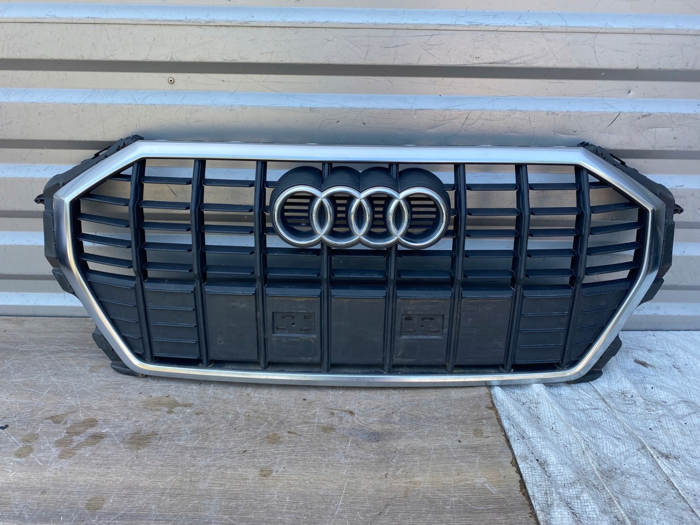 Audi Q3 Kühlergrill FRONTGRILL Kühlergitter 83A853651 - Thumbnail 1