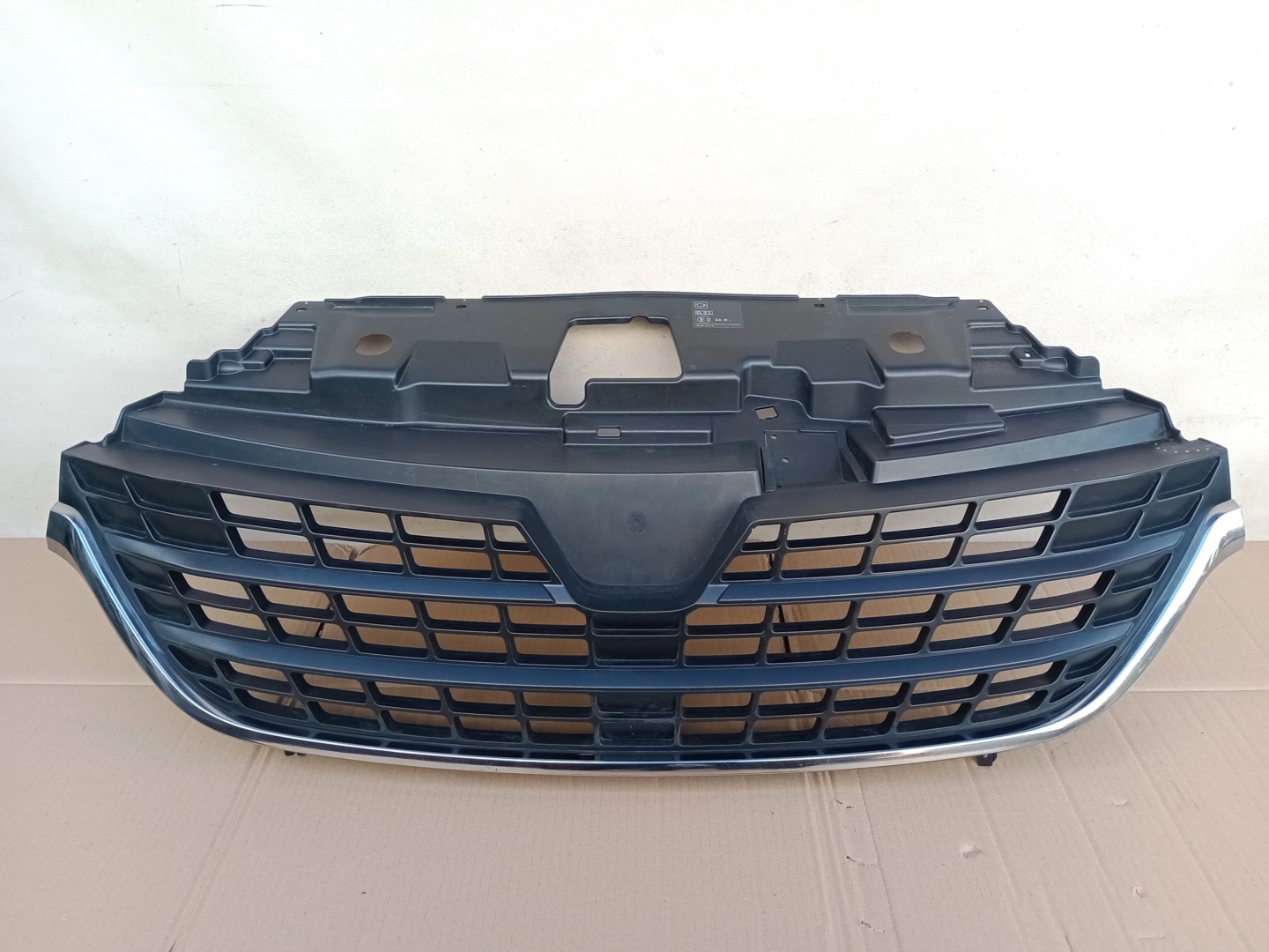 Renault Trafic L Kühlergrill FRONTGRILL Kühlergitter 623105226R - Thumbnail 1