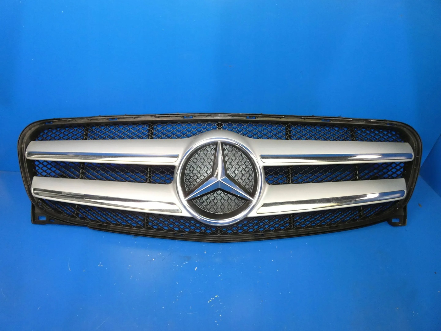 Mercedes-Benz GLA W156 Kühlergrill FRONTGRILL Kühlergitter - Thumbnail 1