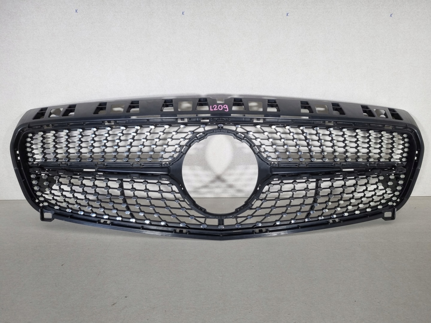 Mercedes-Benz A-Klasse W176 Kühlergrill FRONTGRILL Kühlergitter A1768881160 - Thumbnail 1