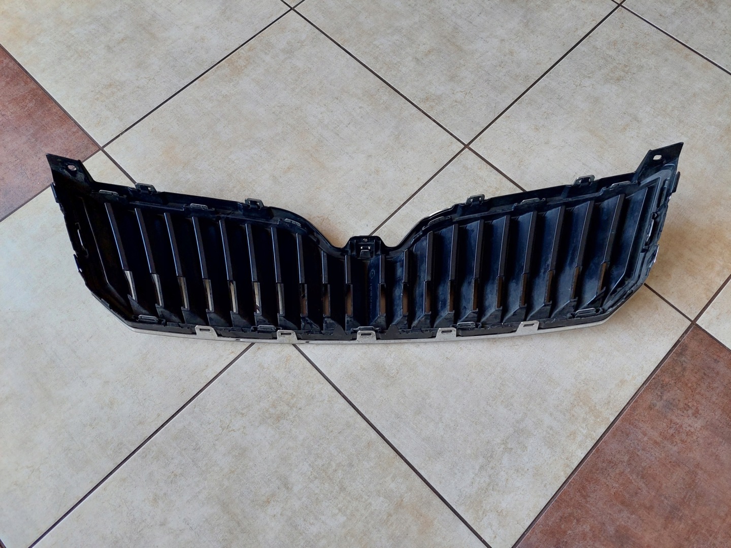 Skoda Superb 3U Kühlergrill FRONTGRILL Kühlergitter 3T0853668B - Thumbnail 10
