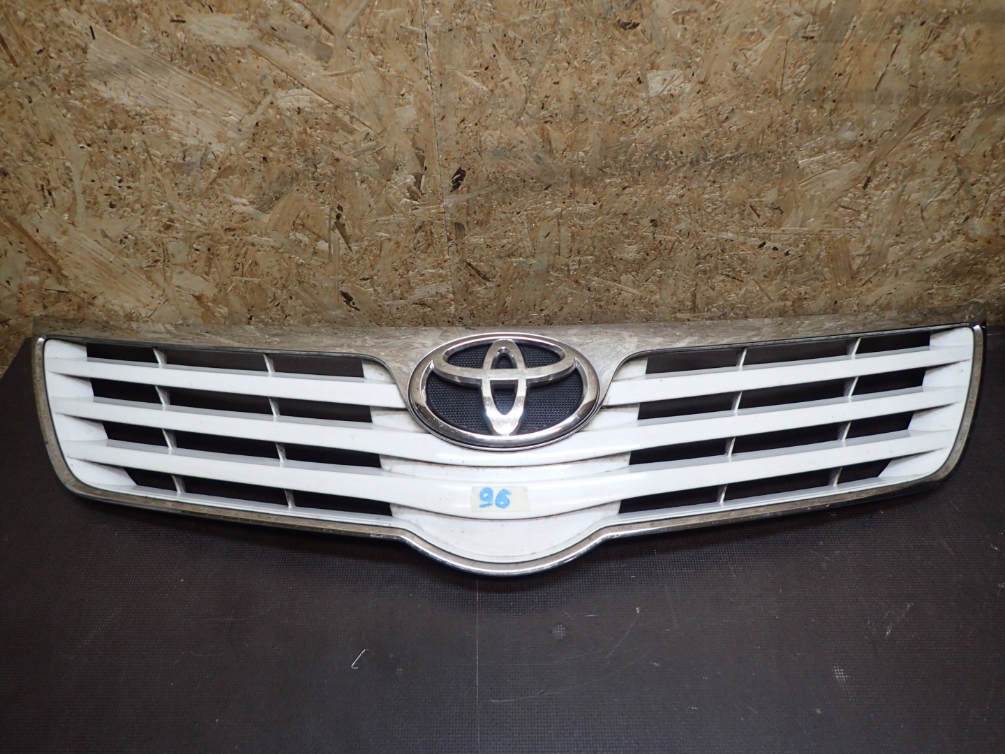 Toyota Avensis T25 Kühlergrill FRONTGRILL Kühlergitter - Thumbnail 1