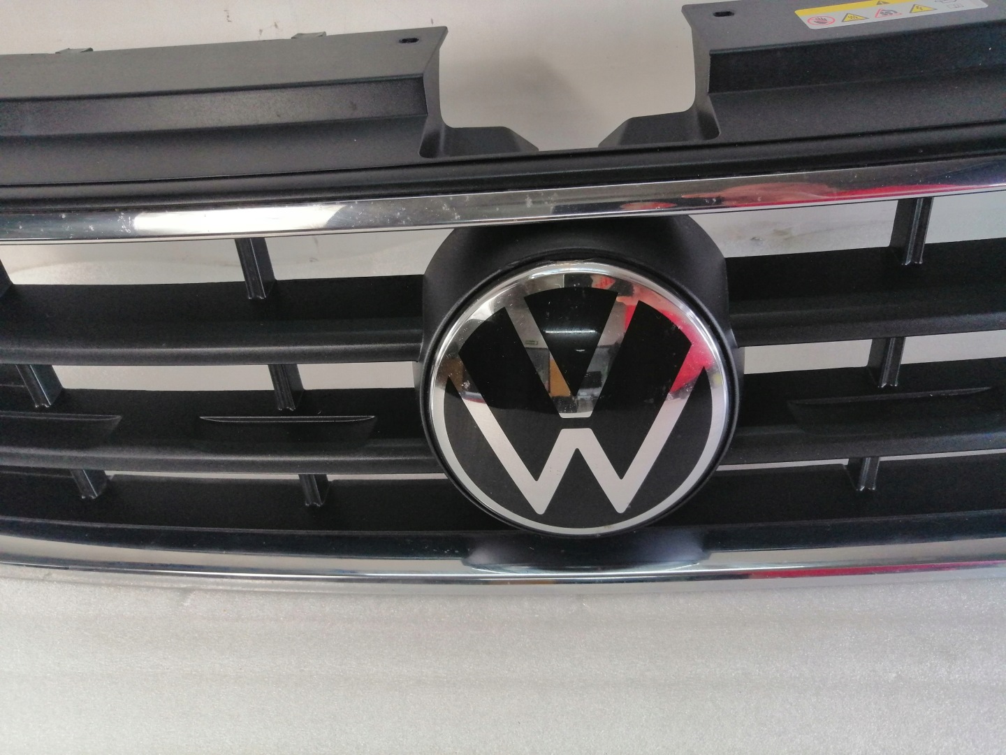 VW Tiguan Kühlergrill FRONTGRILL Kühlergitter 5NA853659 - Thumbnail 9