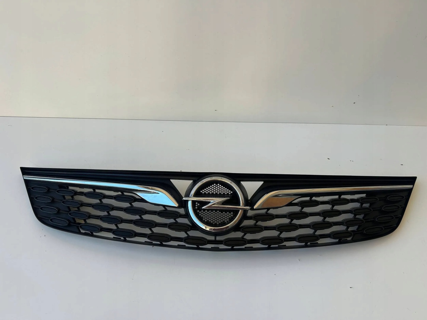 Opel Astra Kühlergrill FRONTGRILL Kühlergitter 39130501 - Thumbnail 1