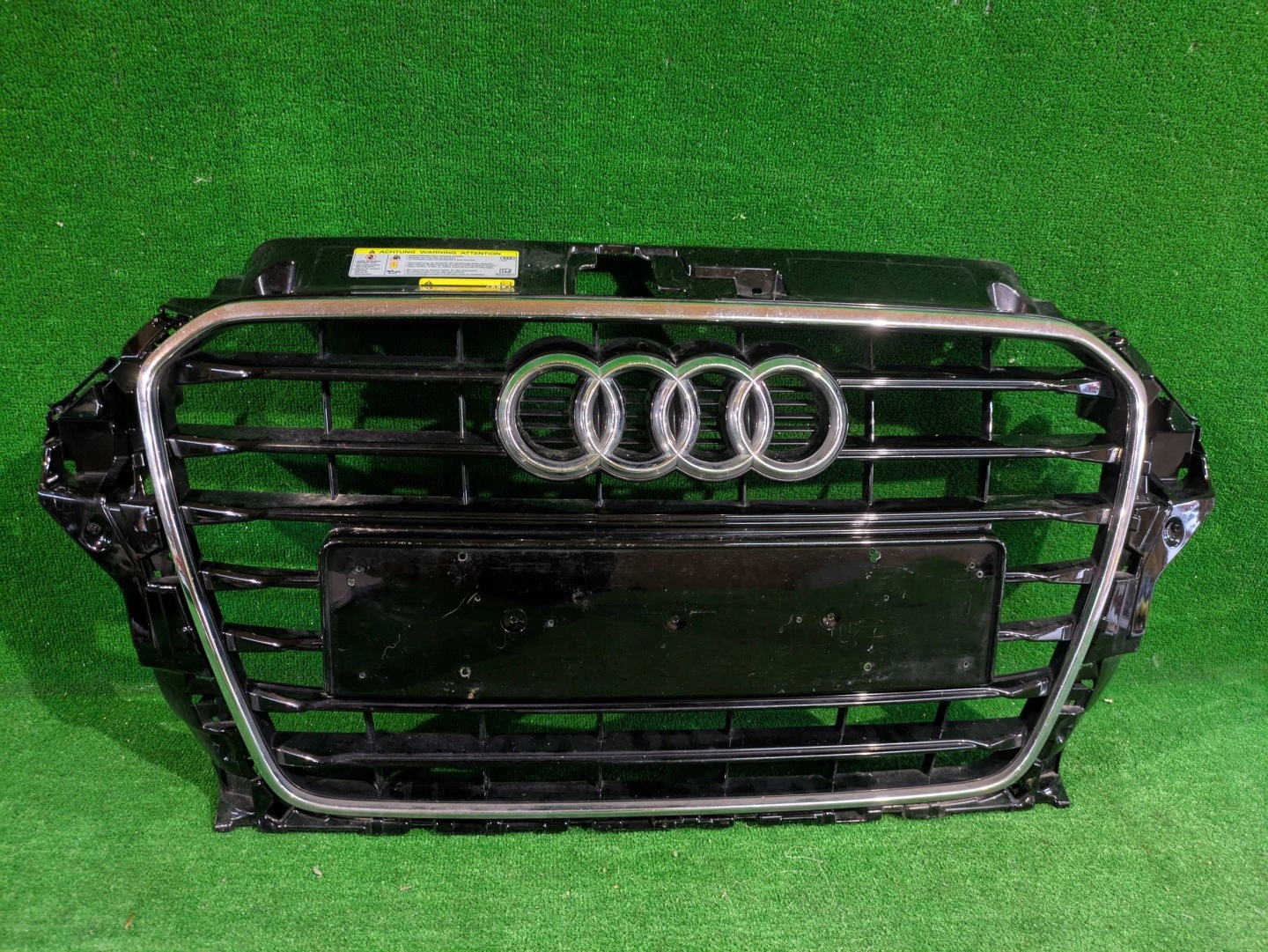 Audi A3 8V Kühlergrill FRONTGRILL Kühlergitter 8V3853651 - Thumbnail 1