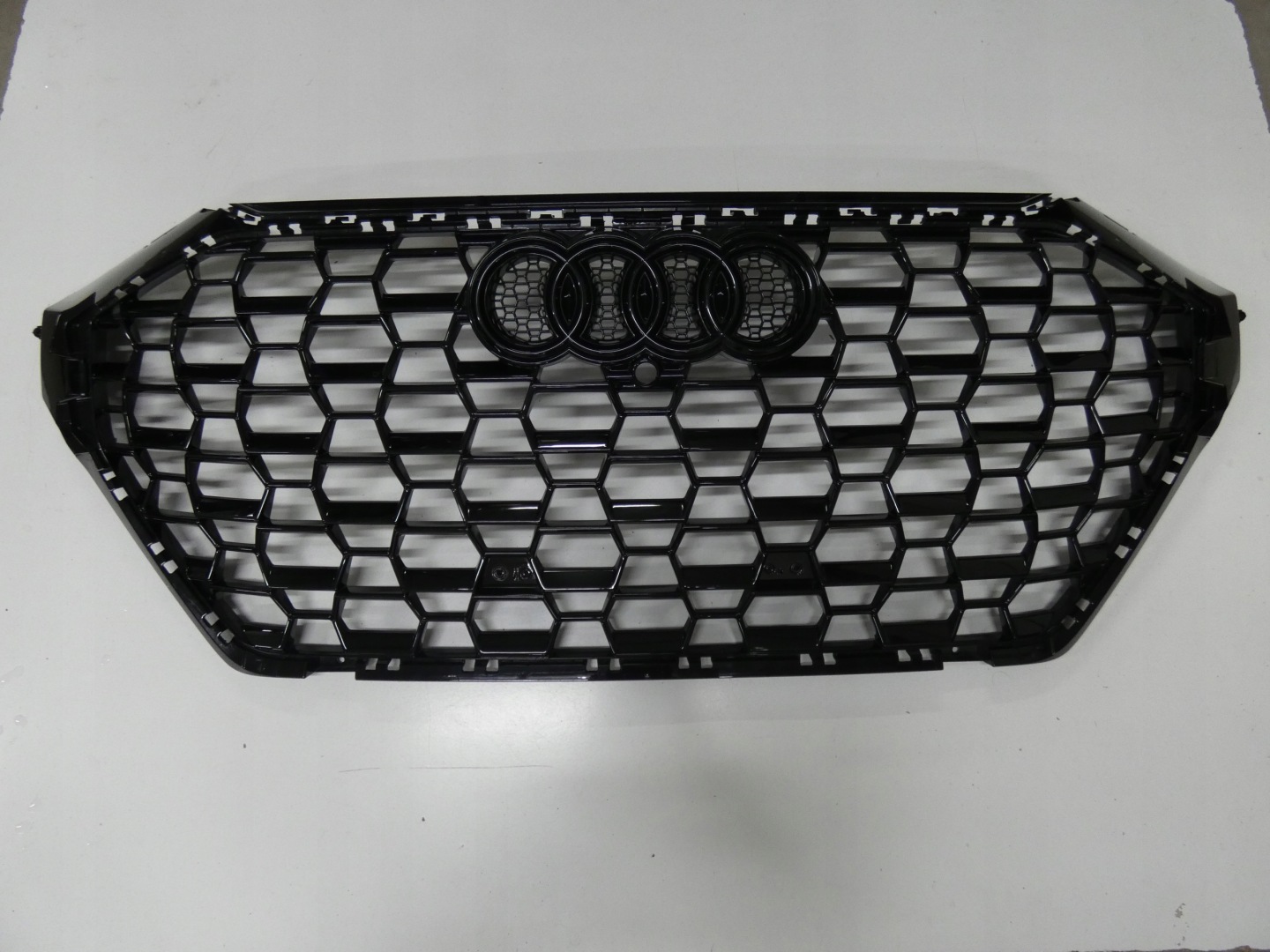 Audi Q3 Kühlergrill FRONTGRILL Kühlergitter 83A853651P0 - Thumbnail 1