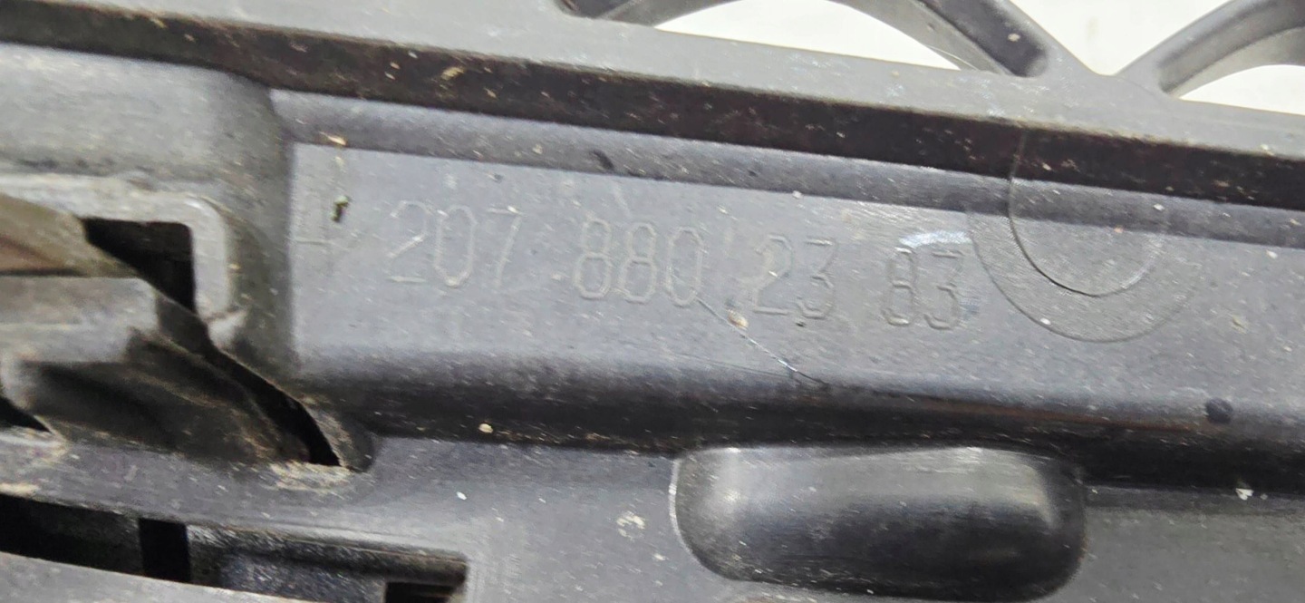 Mercedes-Benz E-Klasse W207 Kühlergrill FRONTGRILL Kühlergitter A2078802383 - Thumbnail 6