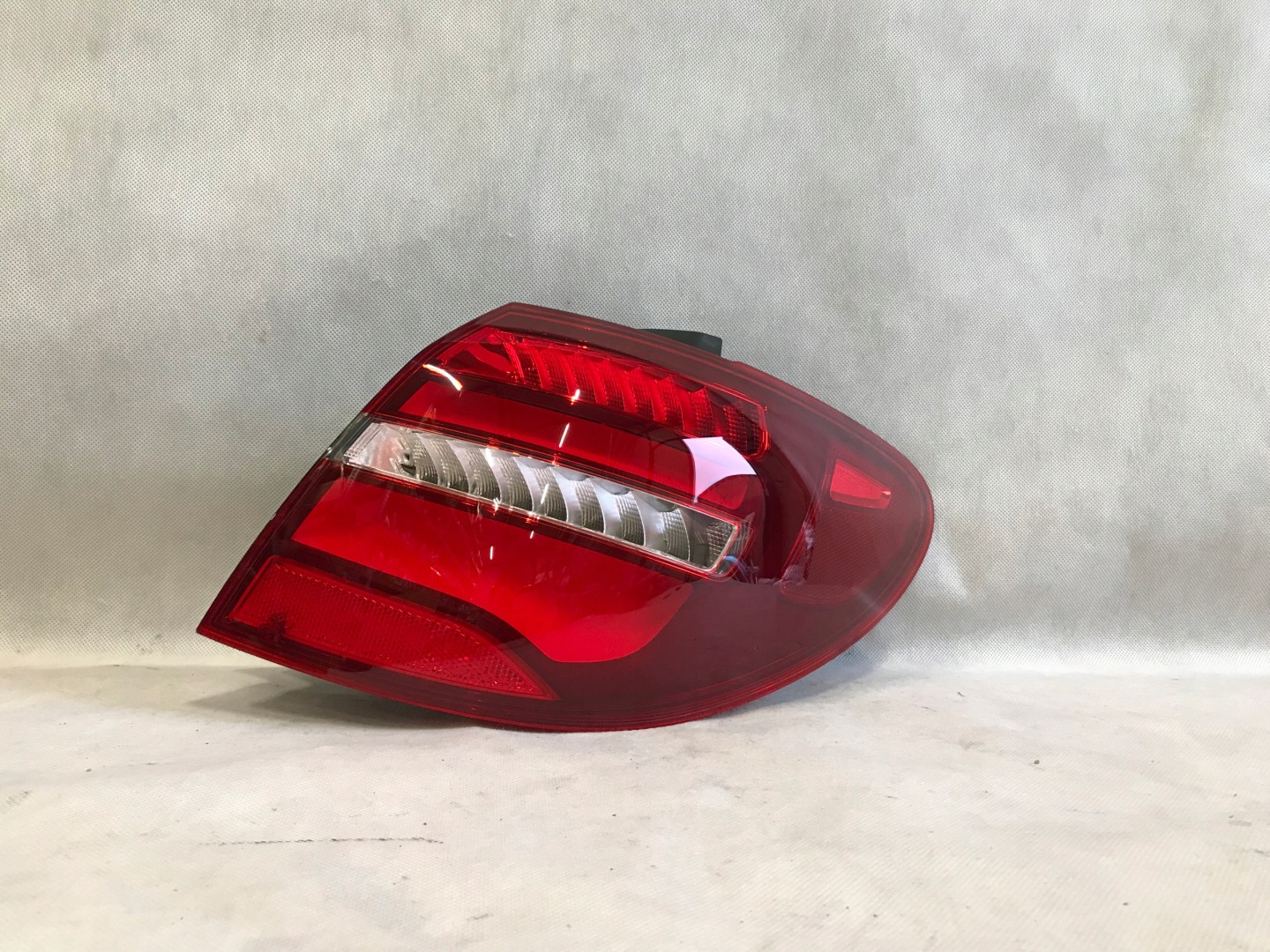 Mercedes-Benz B-Klasse W246 Rückleuchte A2469068800 Rearlamp - Thumbnail 1