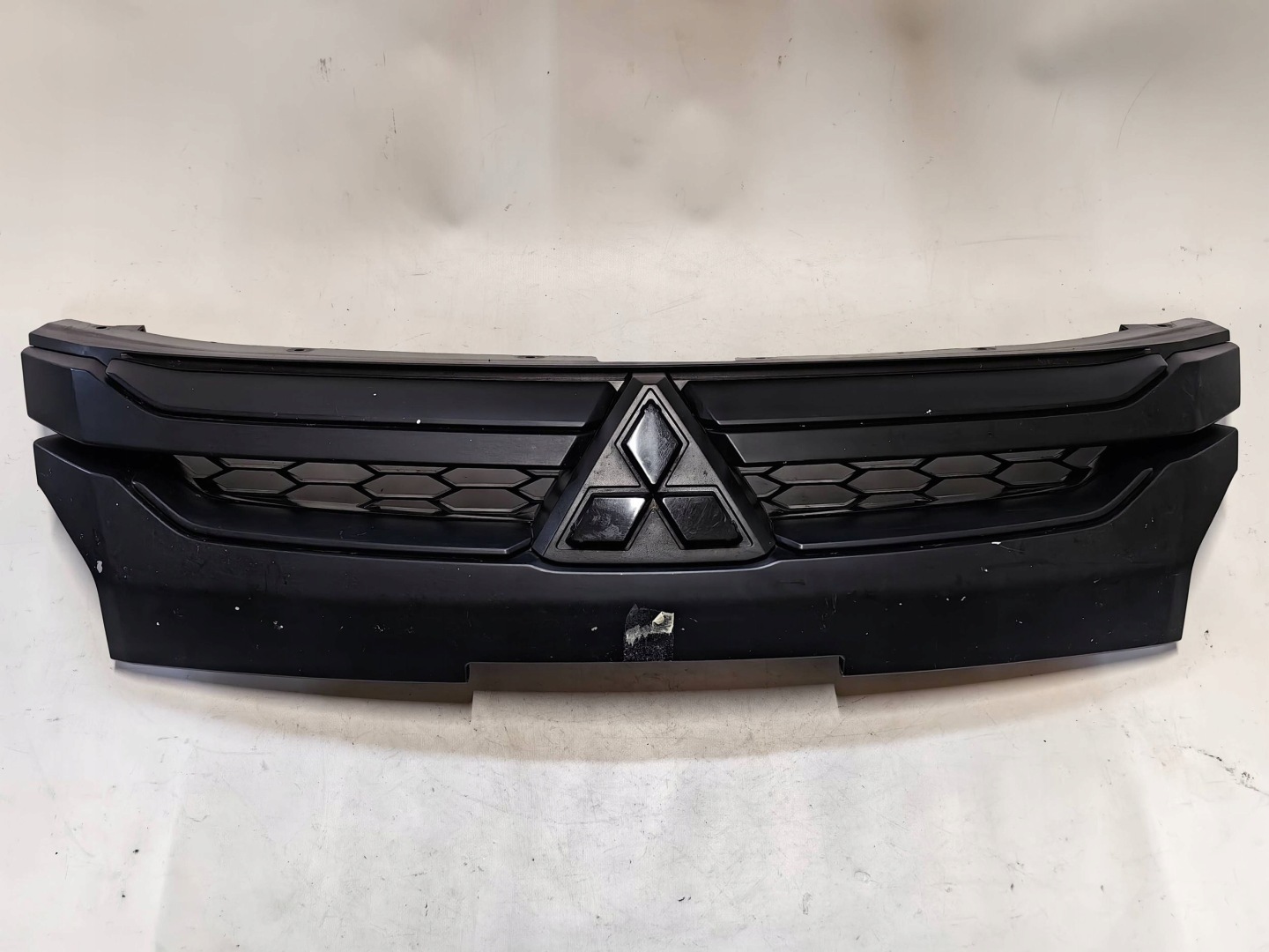 Mitsubishi L200 K60T Kühlergrill FRONTGRILL Kühlergitter 7450B292 - Thumbnail 1