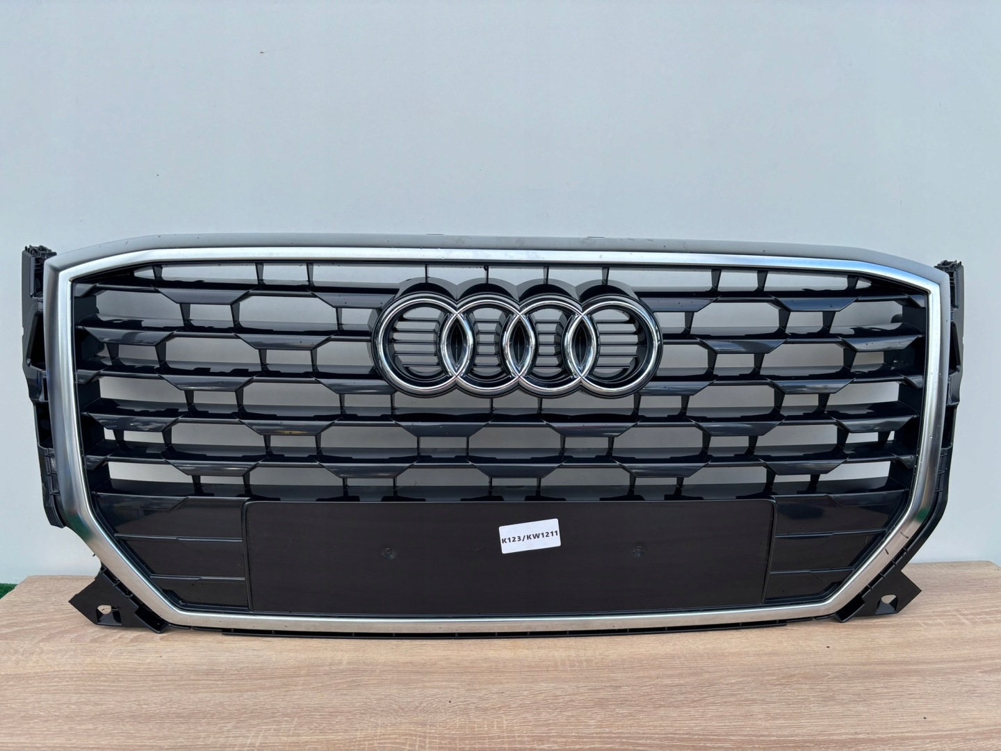 Audi Q2 Kühlergrill FRONTGRILL Kühlergitter 81A8536510R - Thumbnail 1
