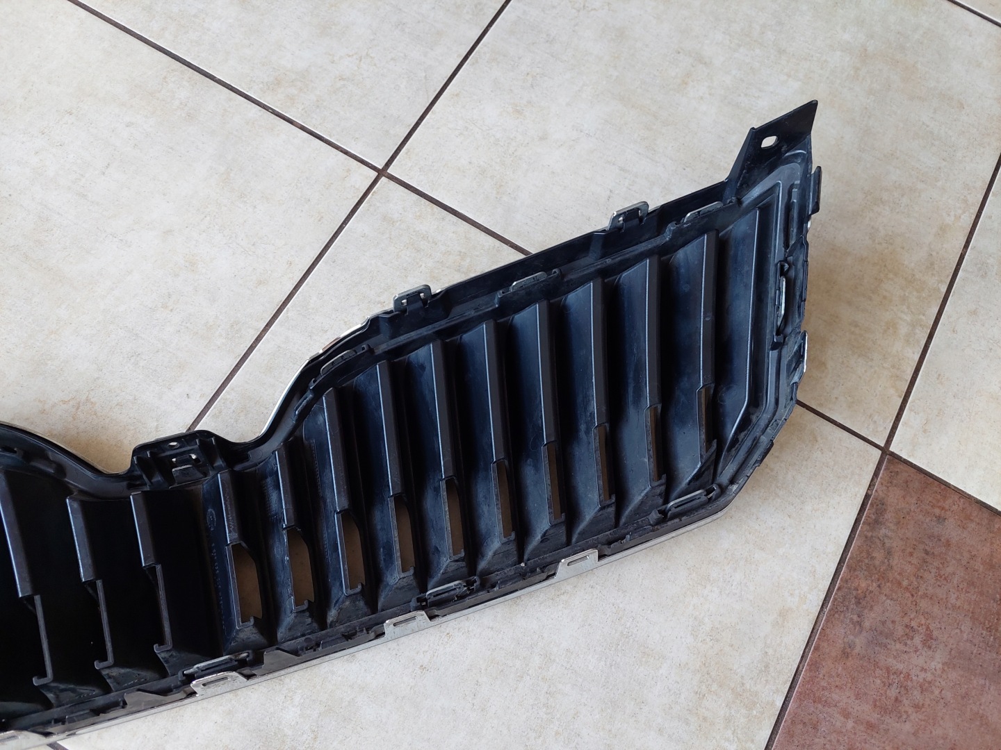Skoda Superb 3U Kühlergrill FRONTGRILL Kühlergitter 3T0853668B - Thumbnail 12