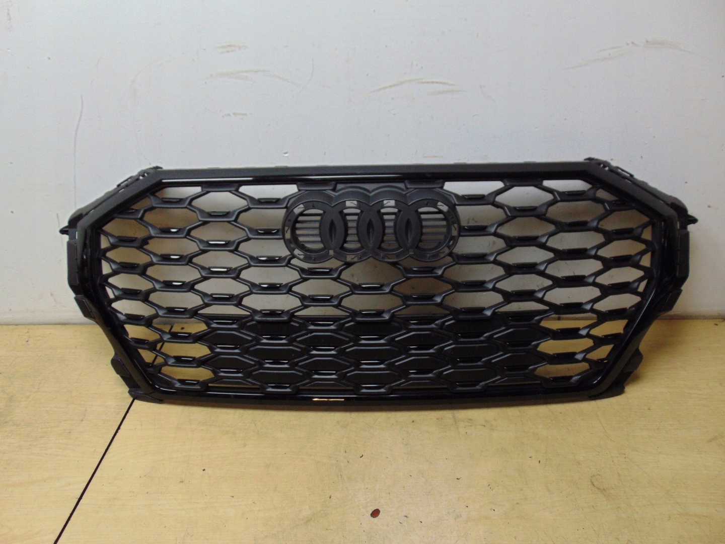 Audi Q3 Kühlergrill FRONTGRILL Kühlergitter 83F853651B - Thumbnail 1