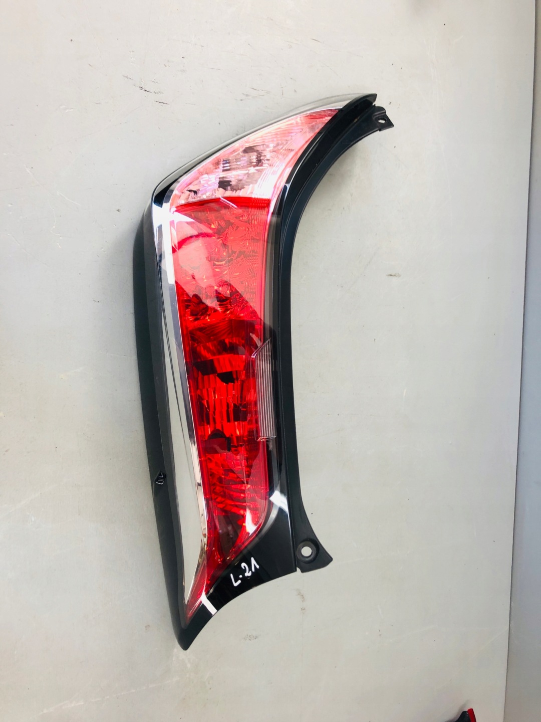 Toyota Aygo AB7 Rückleuchte 815610H110 Rearlamp - Thumbnail 1
