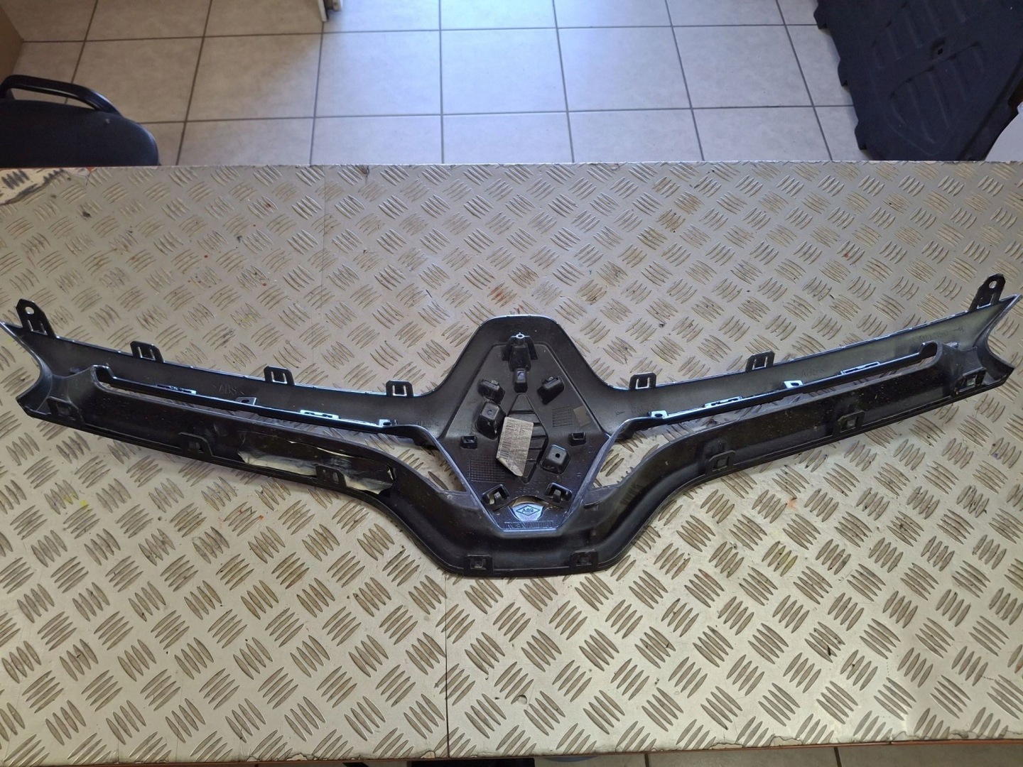 Renault Fluence L30Z Kühlergrill FRONTGRILL Kühlergitter 623108841R - Thumbnail 4