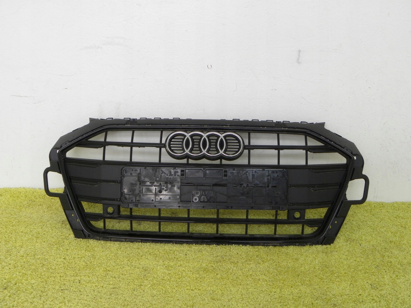 Audi A4 B9 Kühlergrill FRONTGRILL Kühlergitter 8W0853651DF - Image 1