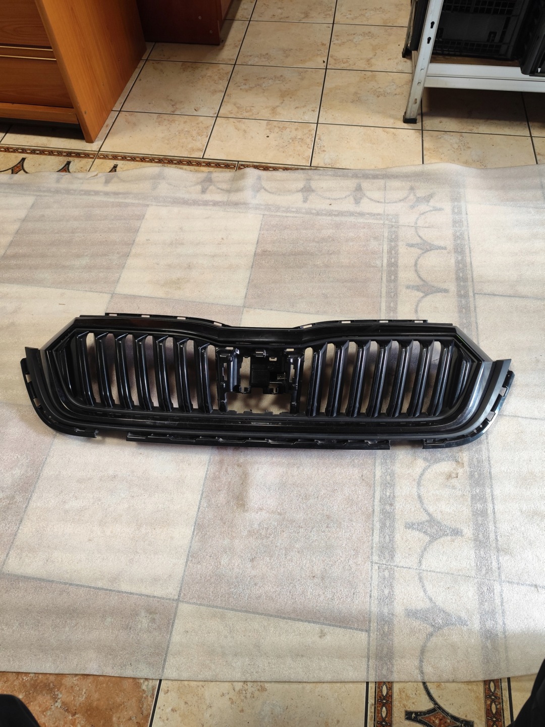 Skoda Octavia 1U Kühlergrill FRONTGRILL Kühlergitter - Thumbnail 1