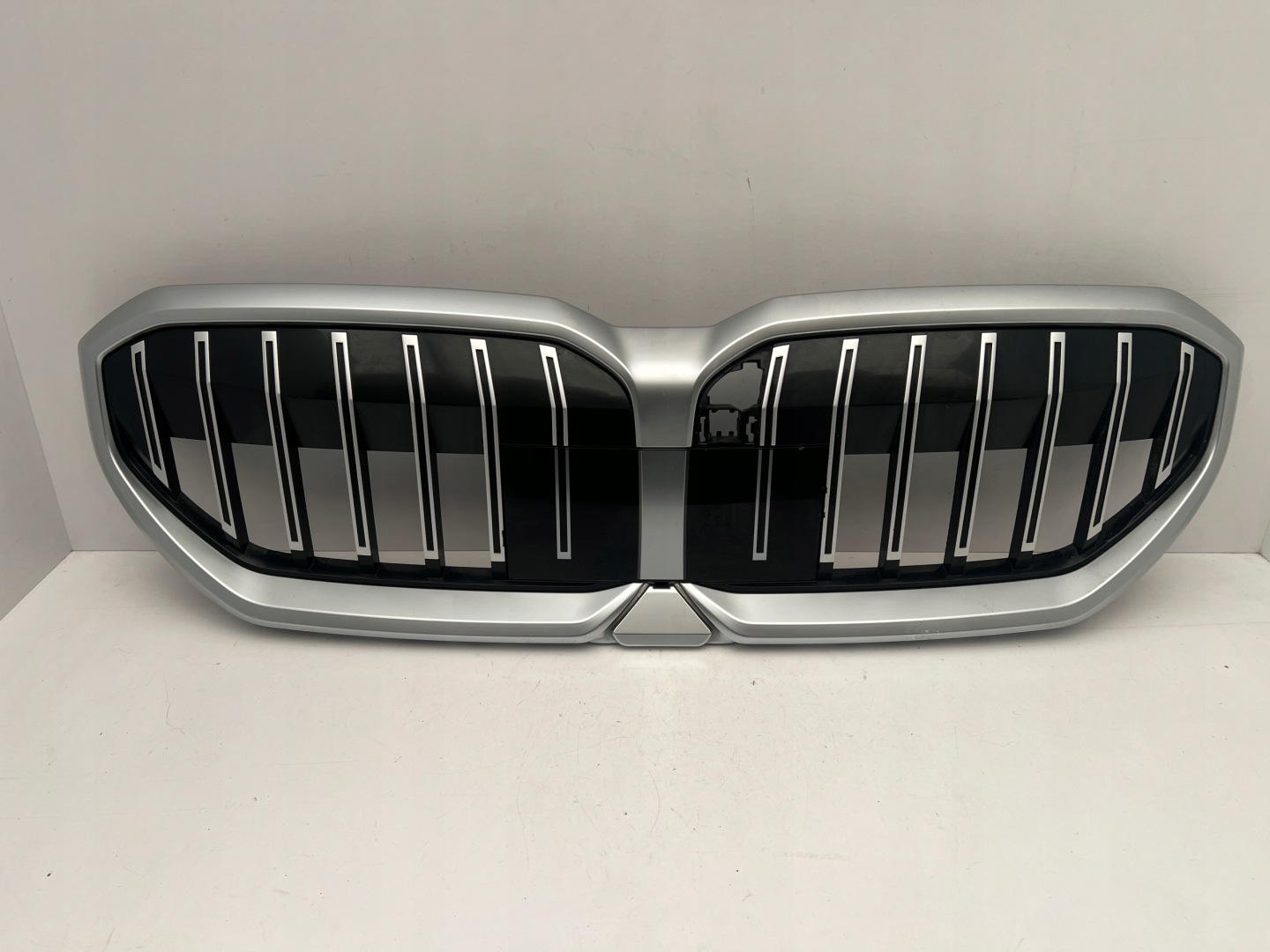 BMW 5 G61 Kühlergrill FRONTGRILL Kühlergitter 5A017A9 - Thumbnail 1