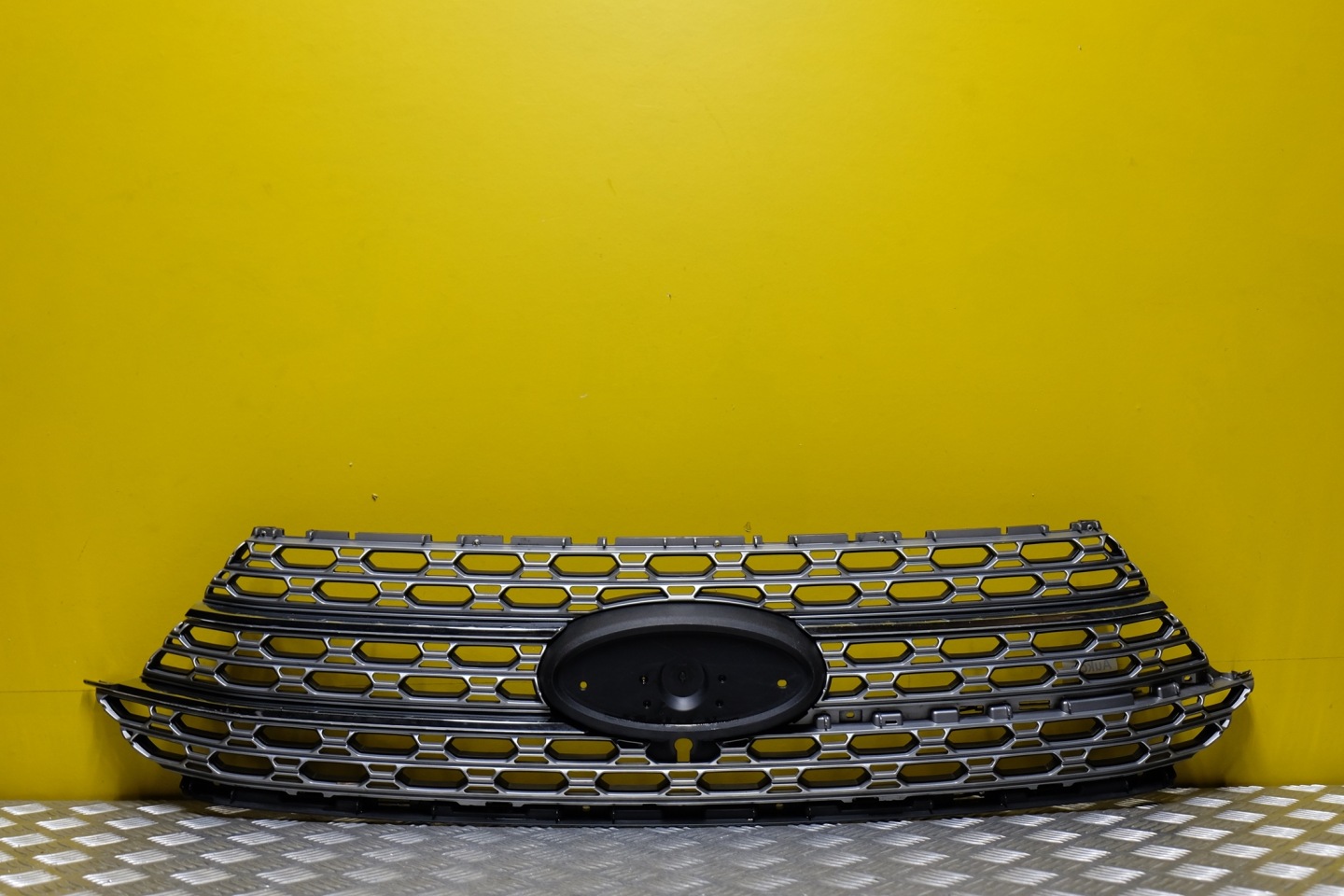 Ford Explorer Kühlergrill FRONTGRILL Kühlergitter LB5B8150CBW - Thumbnail 1