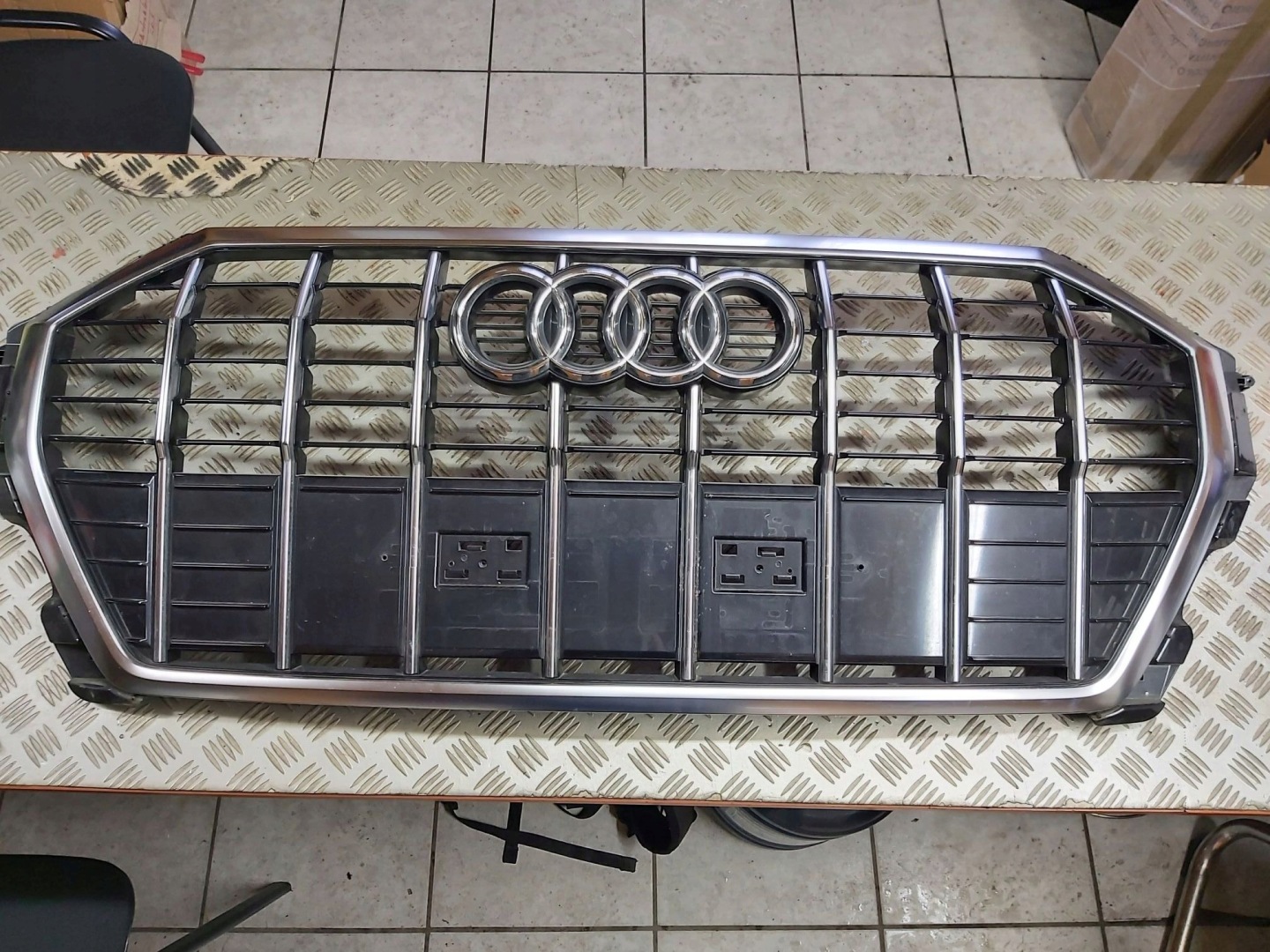 Audi Q3 Kühlergrill FRONTGRILL Kühlergitter 83A853651B - Thumbnail 1