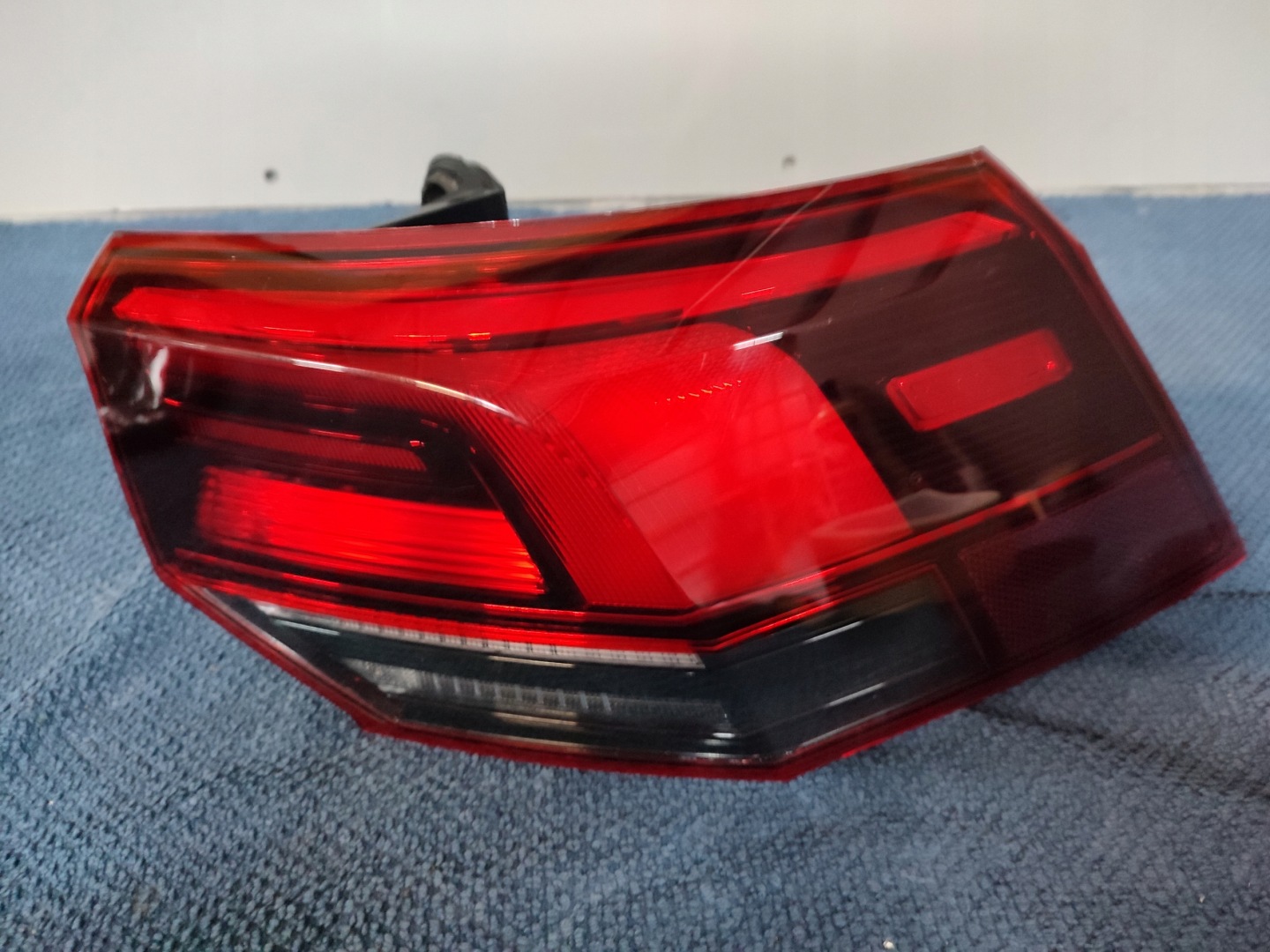 VW Golf V Rückleuchte 5H0945096C Rearlamp - Thumbnail 1