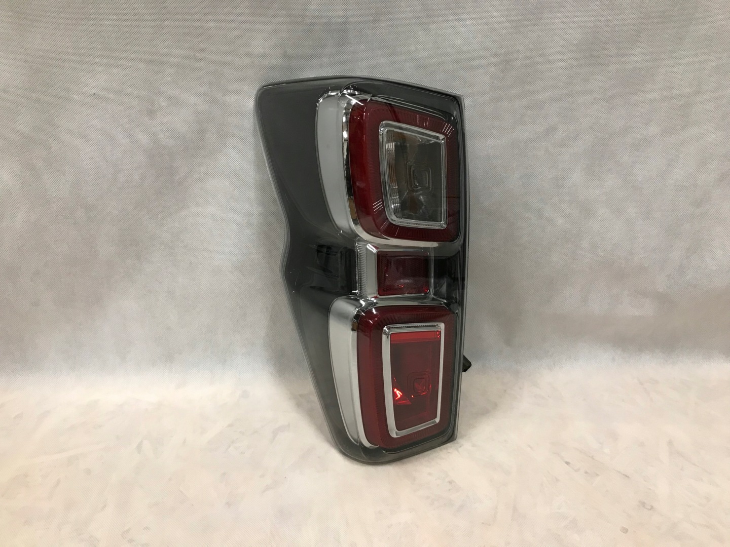 Isuzu D-Max I Rückleuchte Rearlamp - Thumbnail 1