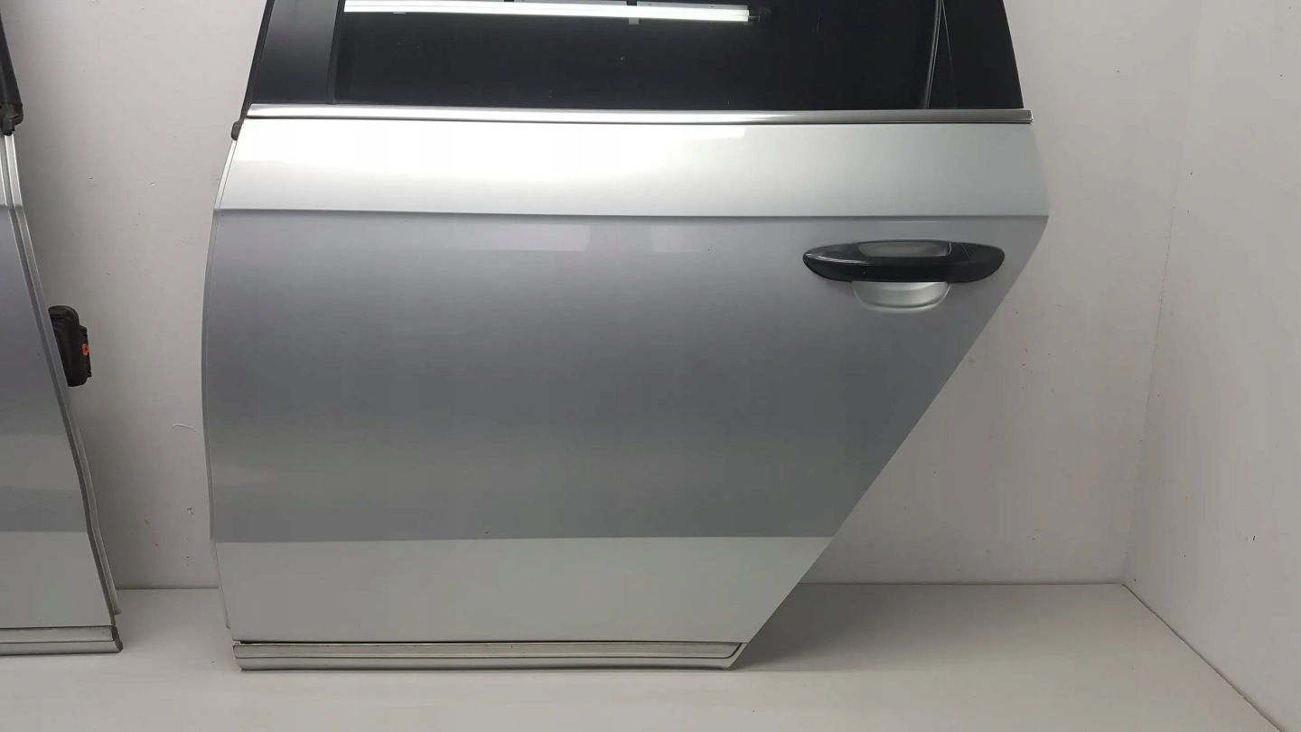 VW Passat B7 Tür Hinten Links Kombi Door Porta Porte - Thumbnail 1