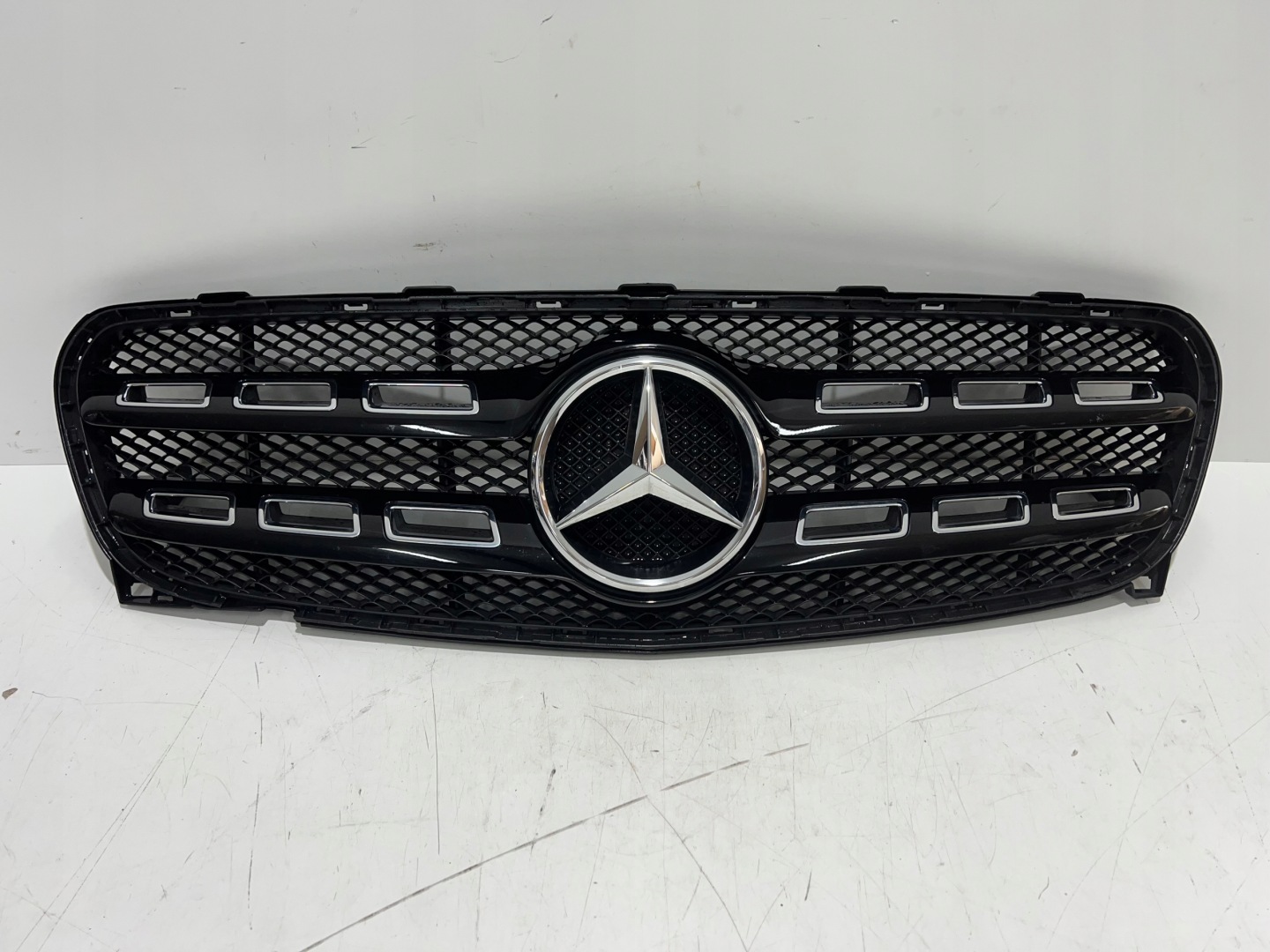 Mercedes-Benz GLA W156 Kühlergrill FRONTGRILL Kühlergitter A1568880400 - Thumbnail 1