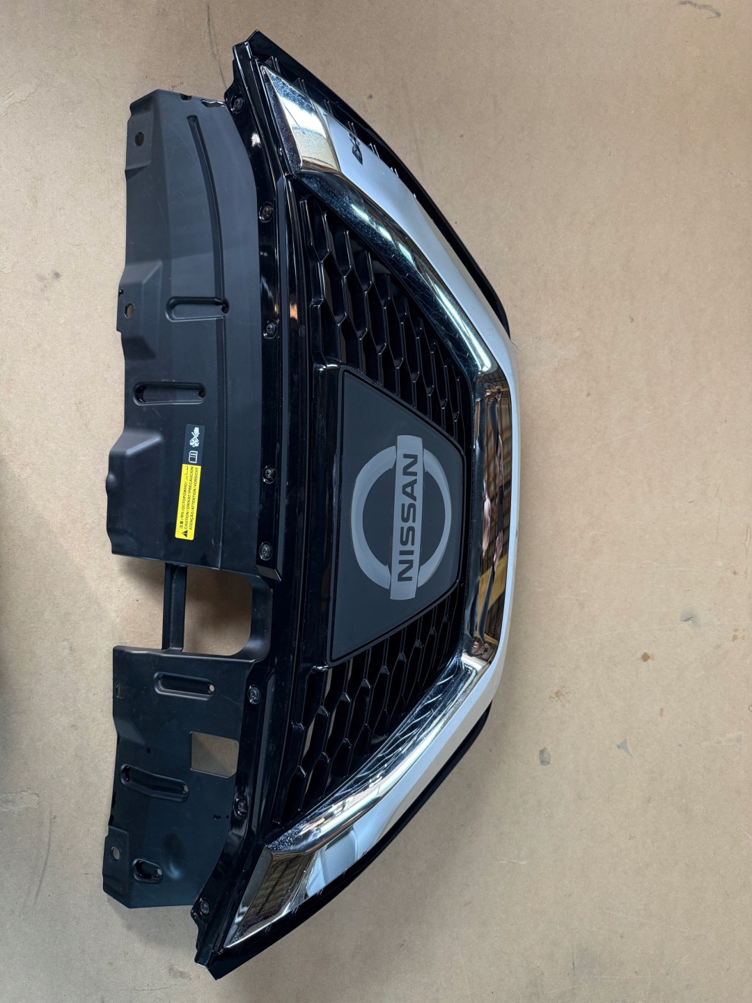Nissan Qashqai J11 Kühlergrill FRONTGRILL Kühlergitter 62310HV00A - Thumbnail 8