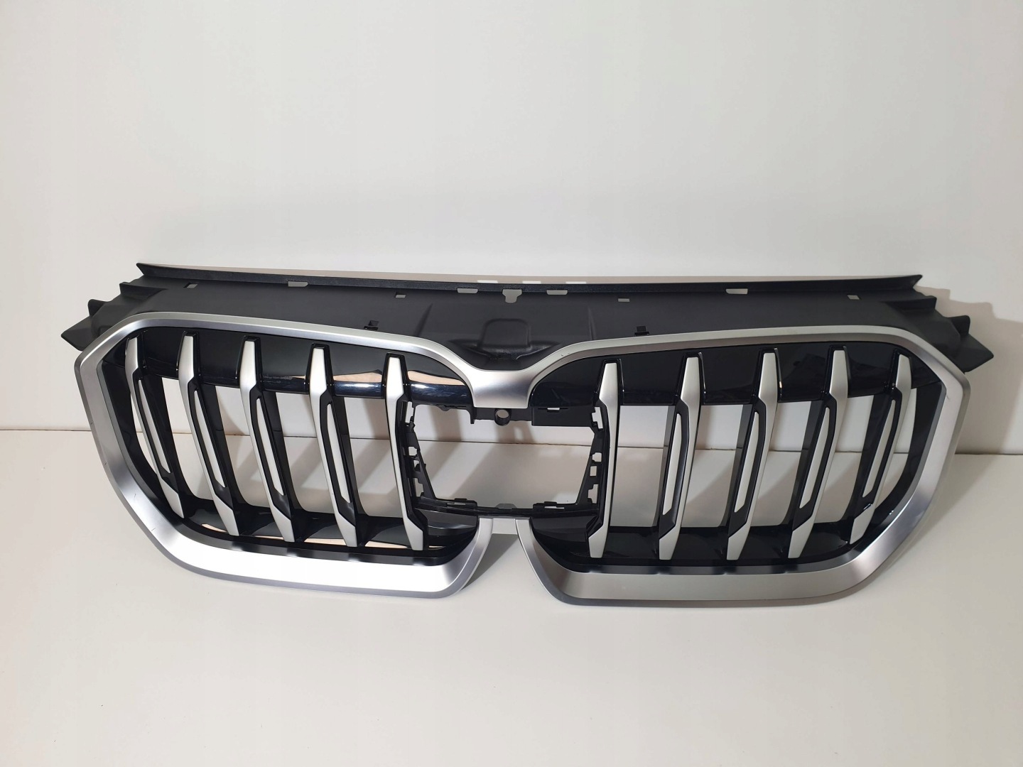 BMW X1 U11 Kühlergrill FRONTGRILL Kühlergitter 9880301 - Thumbnail 4