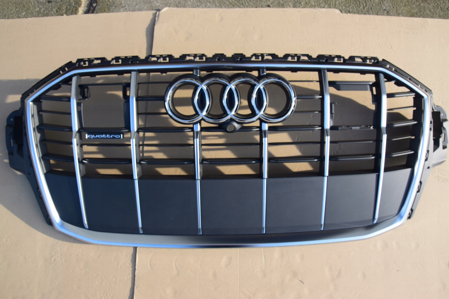 Audi Q7 Kühlergrill FRONTGRILL Kühlergitter 4M0853651 - Thumbnail 1