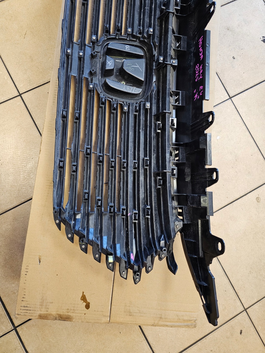Honda HR-V Jazz GR Kühlergrill FRONTGRILL Kühlergitter 8F213M0600 - Thumbnail 12