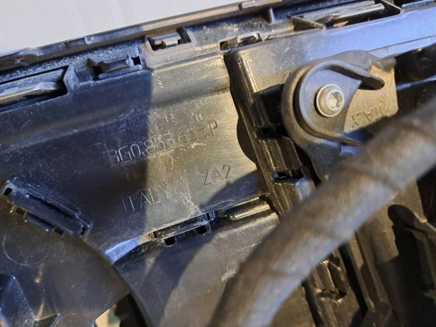VW Passat B8 Kühlergrill FRONTGRILL Kühlergitter 83G085365 - Thumbnail 9