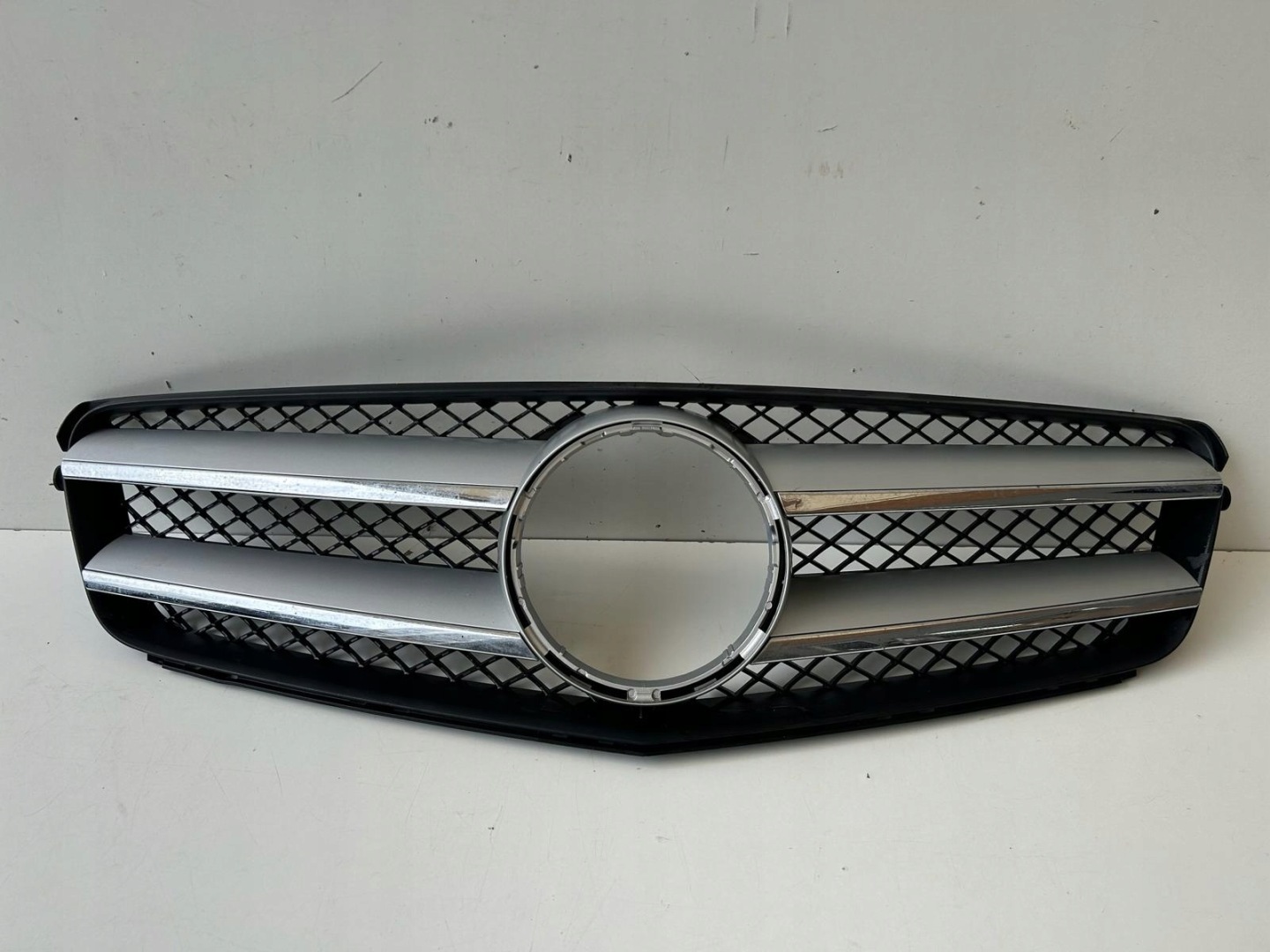 Mercedes-Benz C-Klasse W204 Kühlergrill FRONTGRILL Kühlergitter A2048802083 - Thumbnail 1
