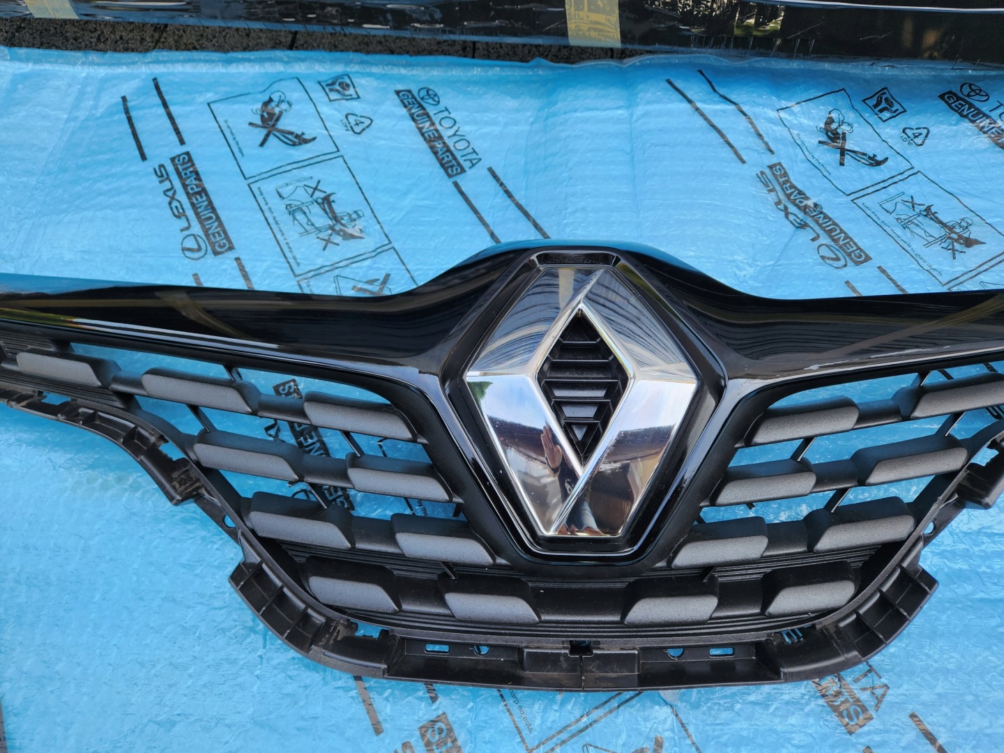 Renault ScĂ©nic I JA Kühlergrill FRONTGRILL Kühlergitter - Thumbnail 2