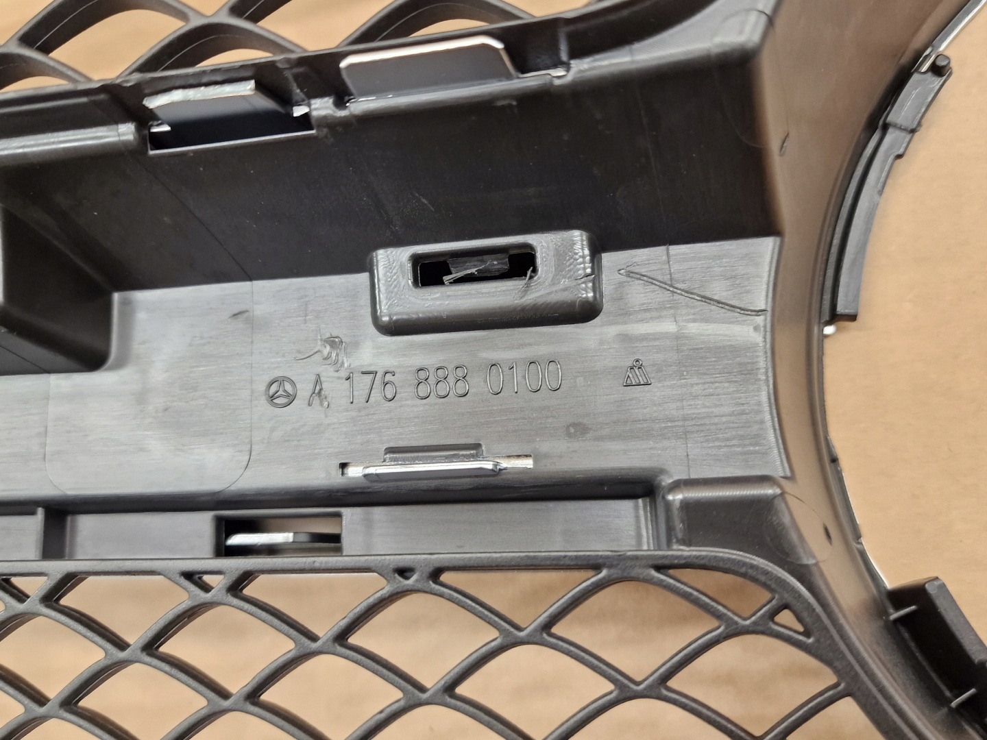 Mercedes-Benz A-Klasse W176 Kühlergrill FRONTGRILL Kühlergitter A1768800100 - Thumbnail 5