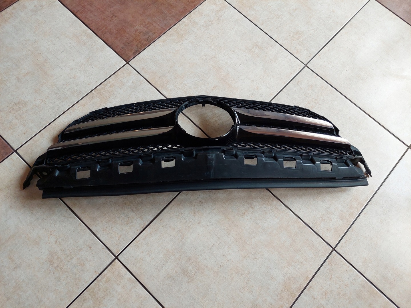 Mercedes-Benz C-Klasse W205 Kühlergrill FRONTGRILL Kühlergitter A2058851165 - Thumbnail 9