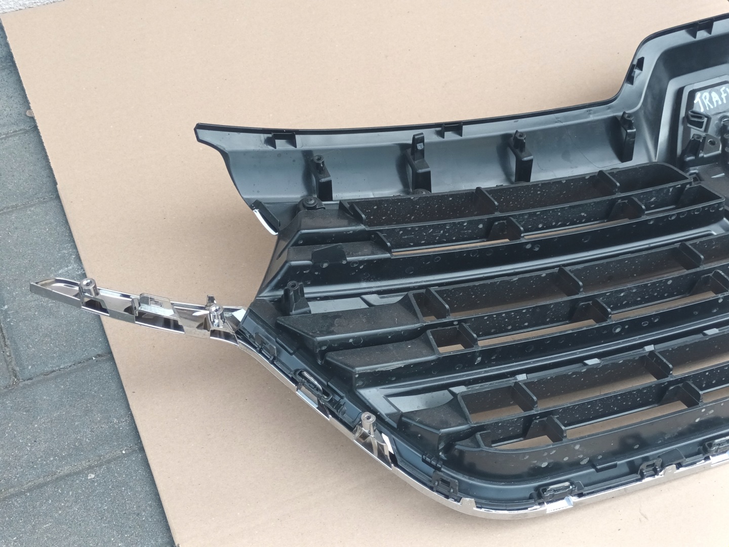 Renault Trafic L Kühlergrill FRONTGRILL Kühlergitter 623103743R - Thumbnail 7
