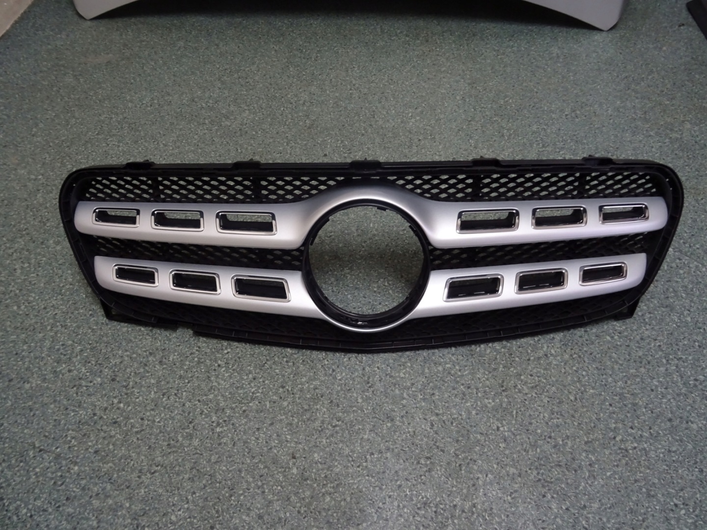 Mercedes-Benz GLA W156 Kühlergrill FRONTGRILL Kühlergitter - Thumbnail 1