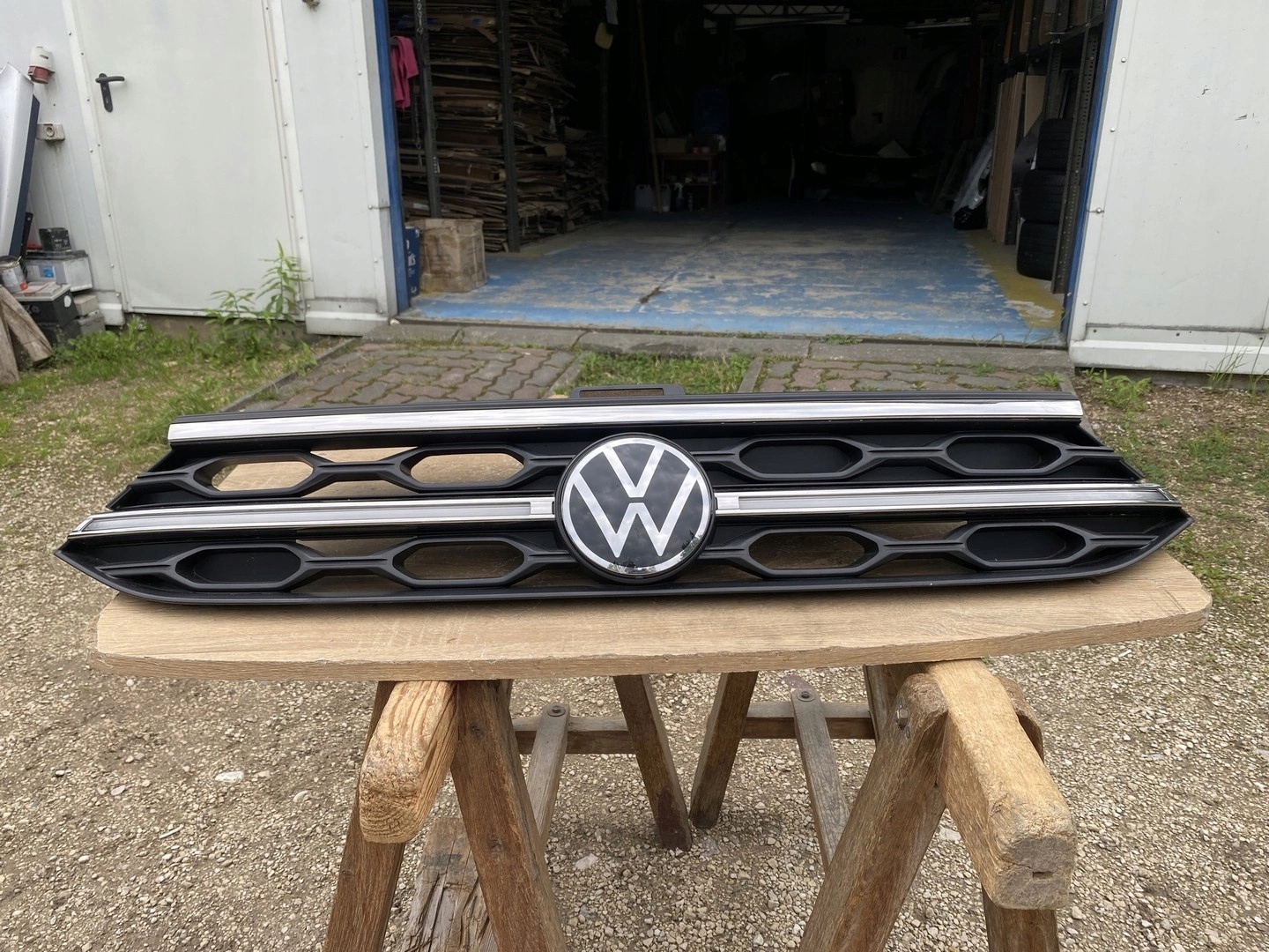 VW T-Roc A1 Kühlergrill FRONTGRILL Kühlergitter 2GA853651 - Thumbnail 1
