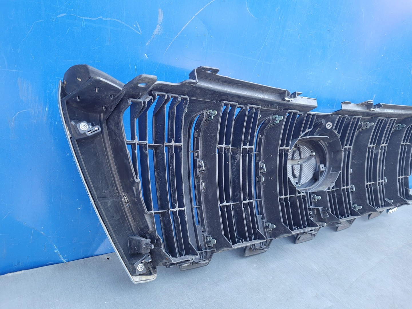Toyota Land Cruiser J8/J10/J20 J8 Kühlergrill FRONTGRILL Kühlergitter 5311160A71 - Thumbnail 10