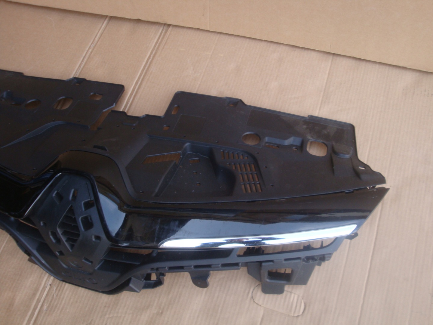 Renault Clio X98 Kühlergrill FRONTGRILL Kühlergitter 622563184R - Thumbnail 3