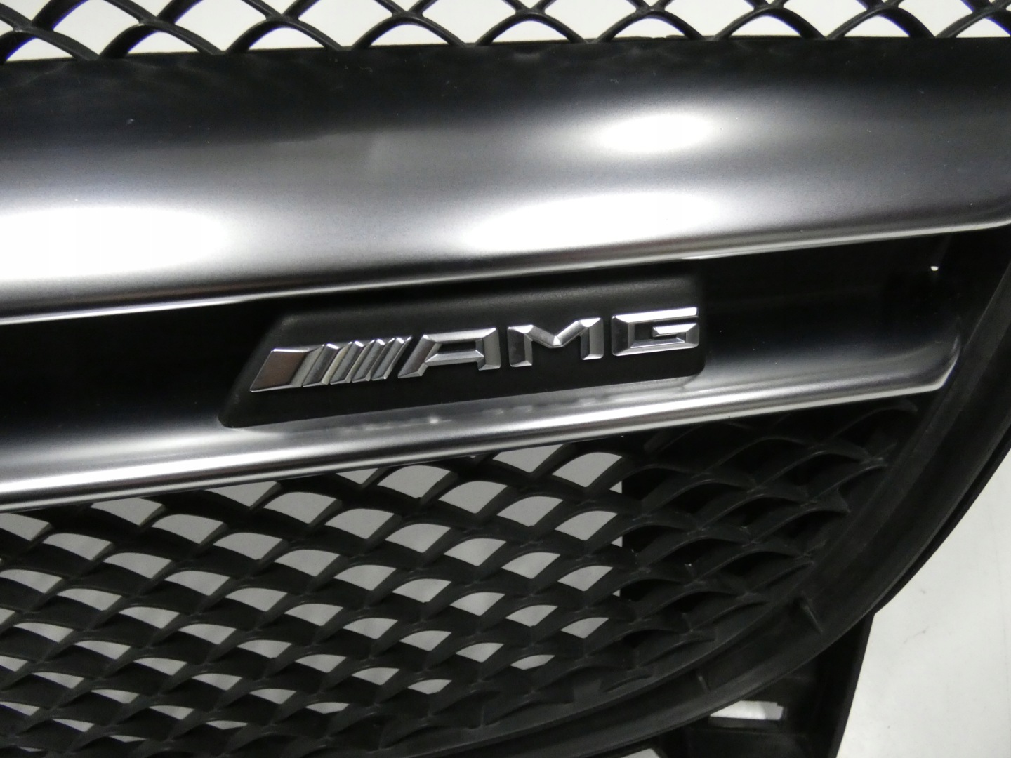 Mercedes-Benz GLA W156 Kühlergrill FRONTGRILL Kühlergitter A1568880760 - Thumbnail 5