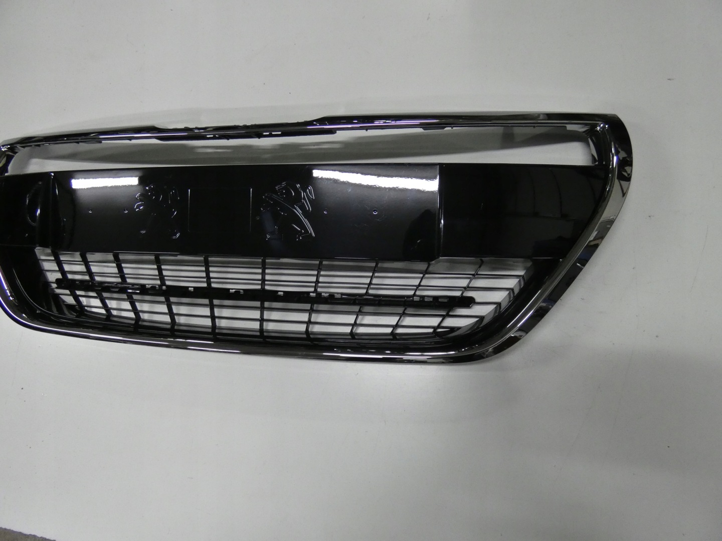 Peugeot 208 I Kühlergrill FRONTGRILL Kühlergitter - Thumbnail 6