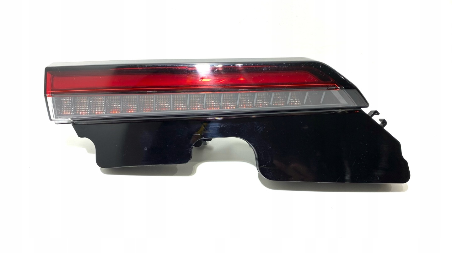 Volvo C40 Rückleuchte 32133823 Rearlamp - Thumbnail 1