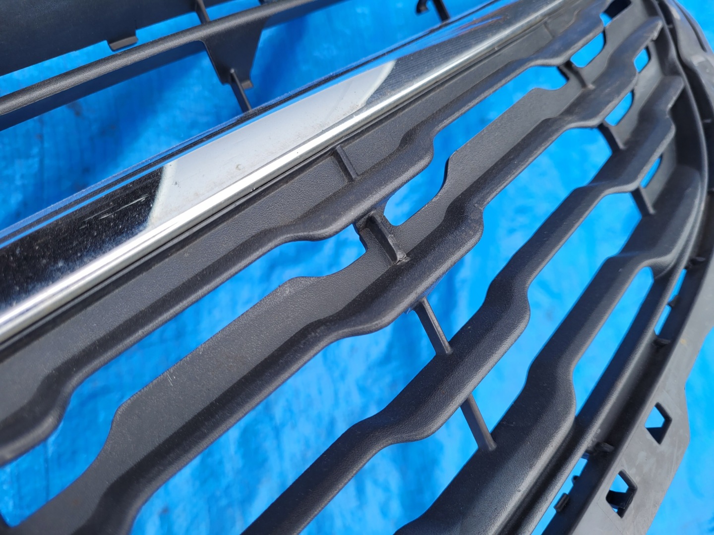 Opel Corsa Kühlergrill FRONTGRILL Kühlergitter 39003576 - Thumbnail 9