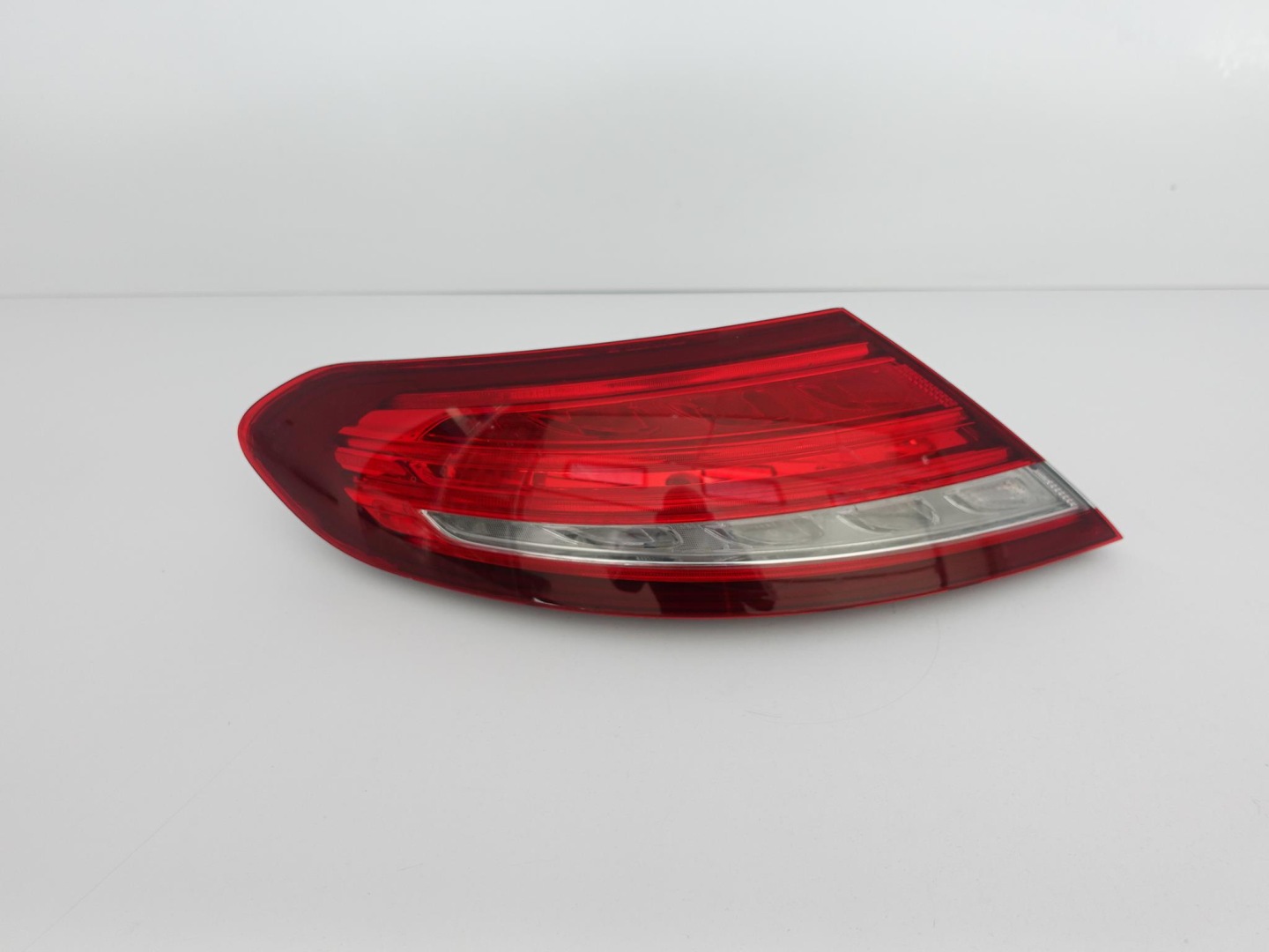 Mercedes-Benz C-Klasse W205 Rückleuchte A2059066305 Rearlamp - Thumbnail 1